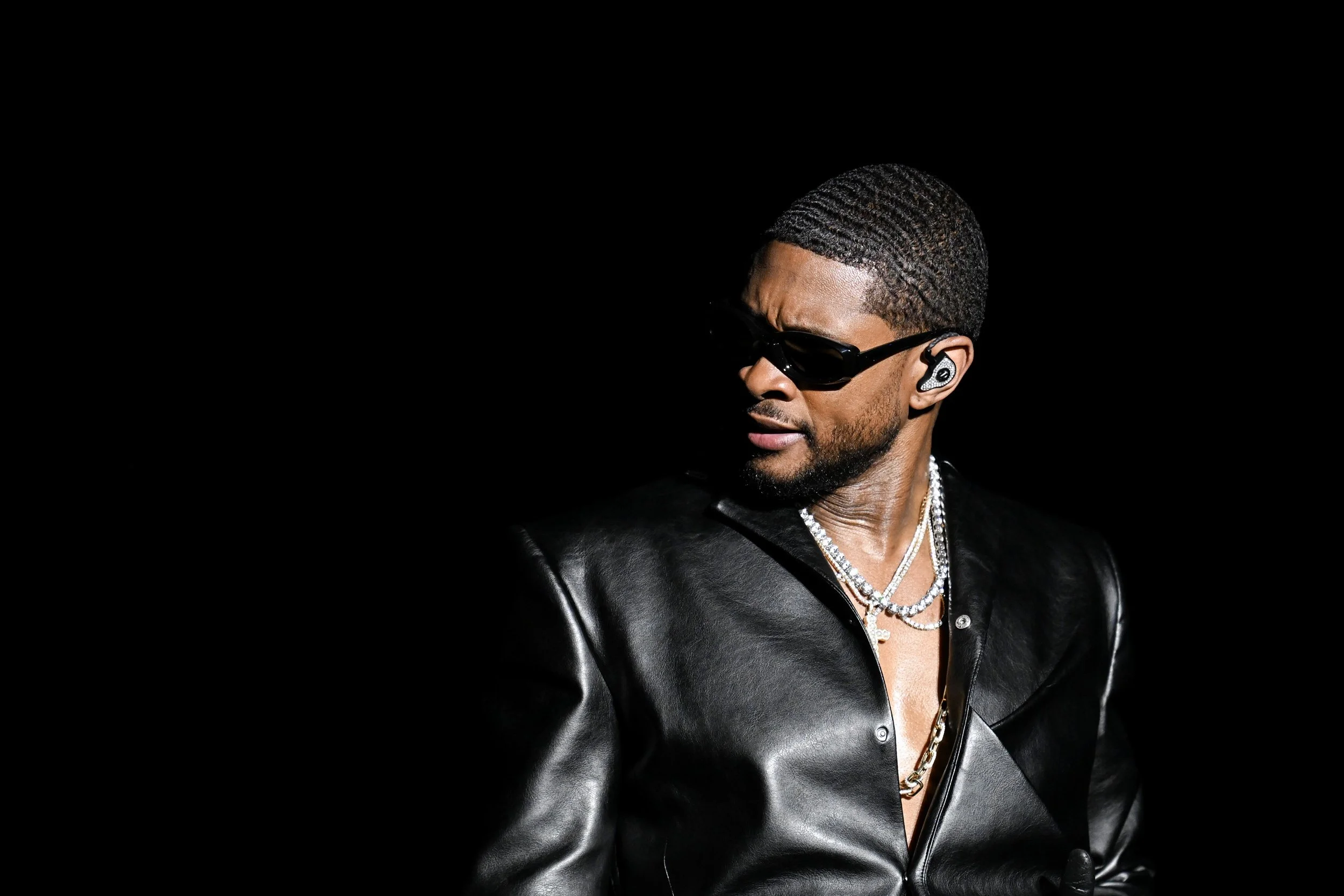 230924-usher-jm-1030-550337.jpg