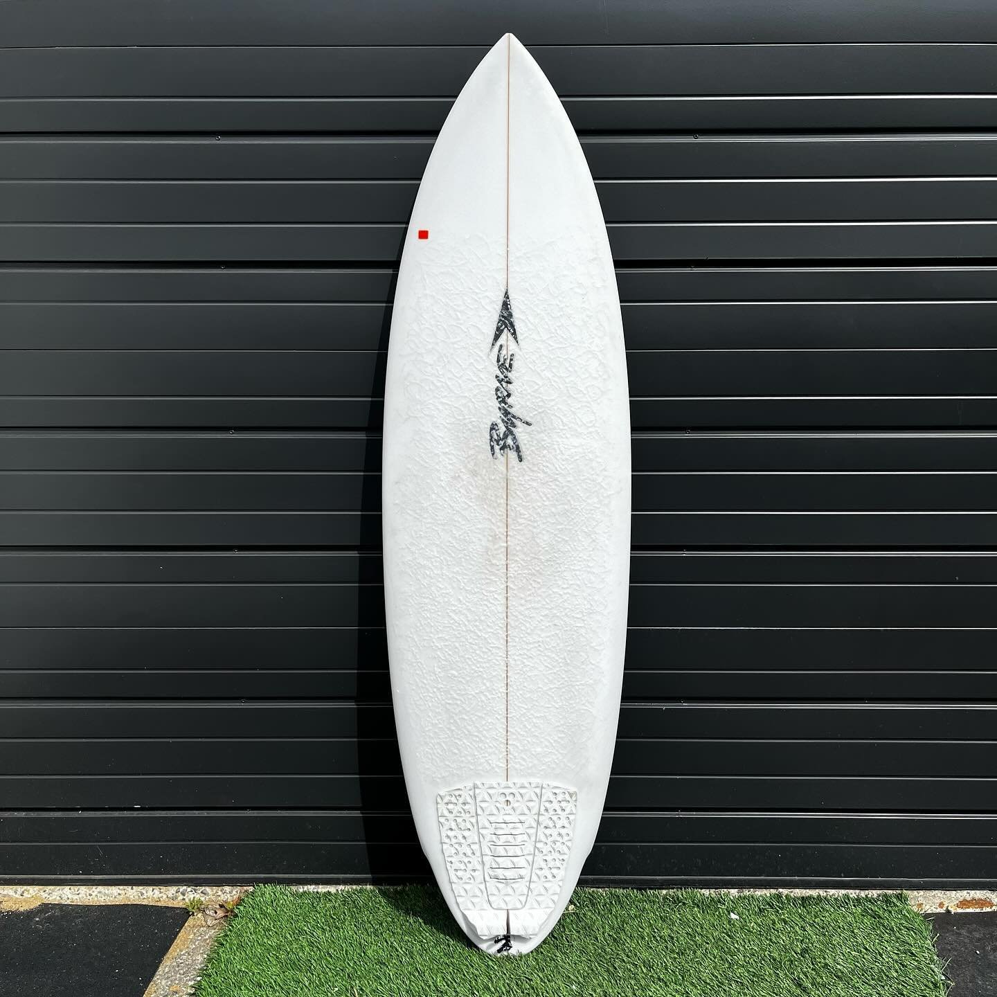 Used @byrne_surf channeled twin
6&rsquo;2 x 20.75 x 2.75 @ 38 Liters
Great condition 
-$599-