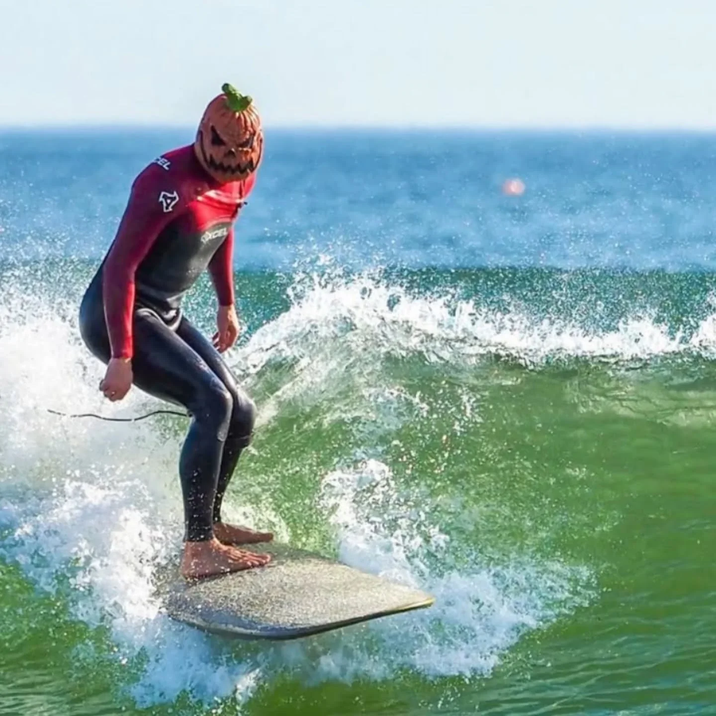 @surfridernh HALLOWEEN HANG TEN costume themed surf contest and beach clean up this Sat Oct 25th 9am to 12pm at Jenness Beach. Sign ups begin at 8am 🎃🌊🤙@seacoastsnaps
 📷@nor_eastie