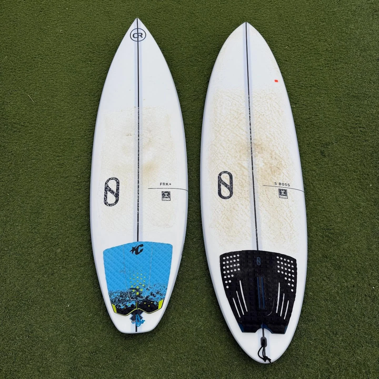 Yesterday&rsquo;s @firewiresurfboards both went in a matter of minutes so here&rsquo;s 2 more for yall! 

Left: FRK+
Great condition 
6&rsquo; x 19 1/4 x 2 11/16 @ 32.2L
-$599-

Right: S Boss
Great condition
6&rsquo;4 x 20 x 2 13/16 @ 37.7L
-$599-