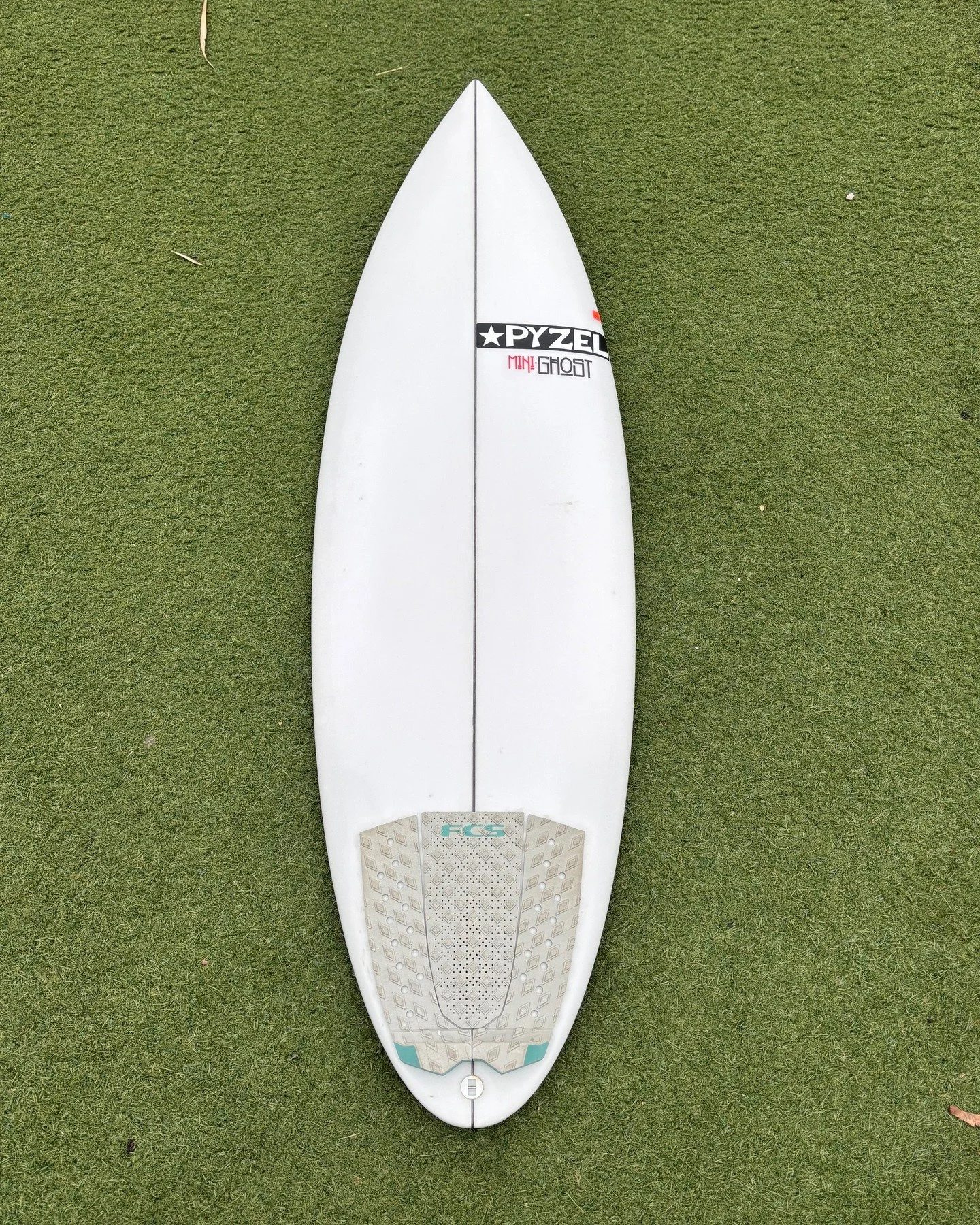Used @pyzelsurfboards Mini Ghost

5&rsquo;6 x 19 x 2.44 x 27.4L

Decent condition

$299

Round tail daily driver