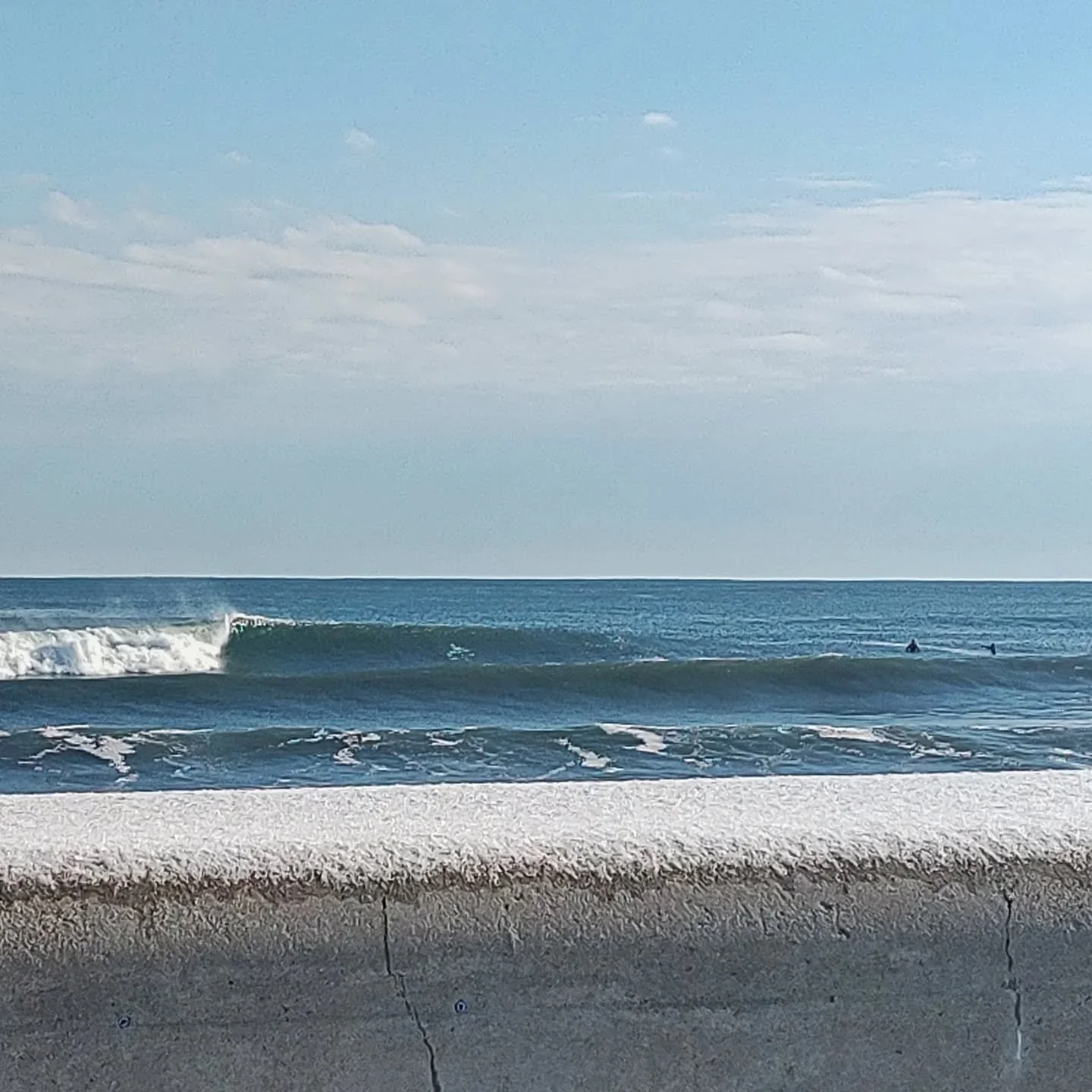 Santa delivered a Christmas swell 🎄🌊&hearts;️ Happy Holidays from your CR surf family.