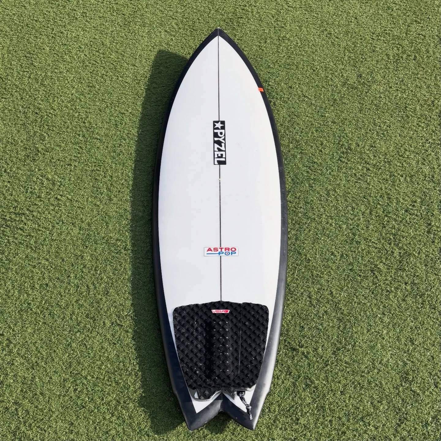 Used @pyzelsurfboards Astro Pop

Great condition

5&rsquo;6 x 19.5 x 2.31 @ 27.8 Liters

-$450-