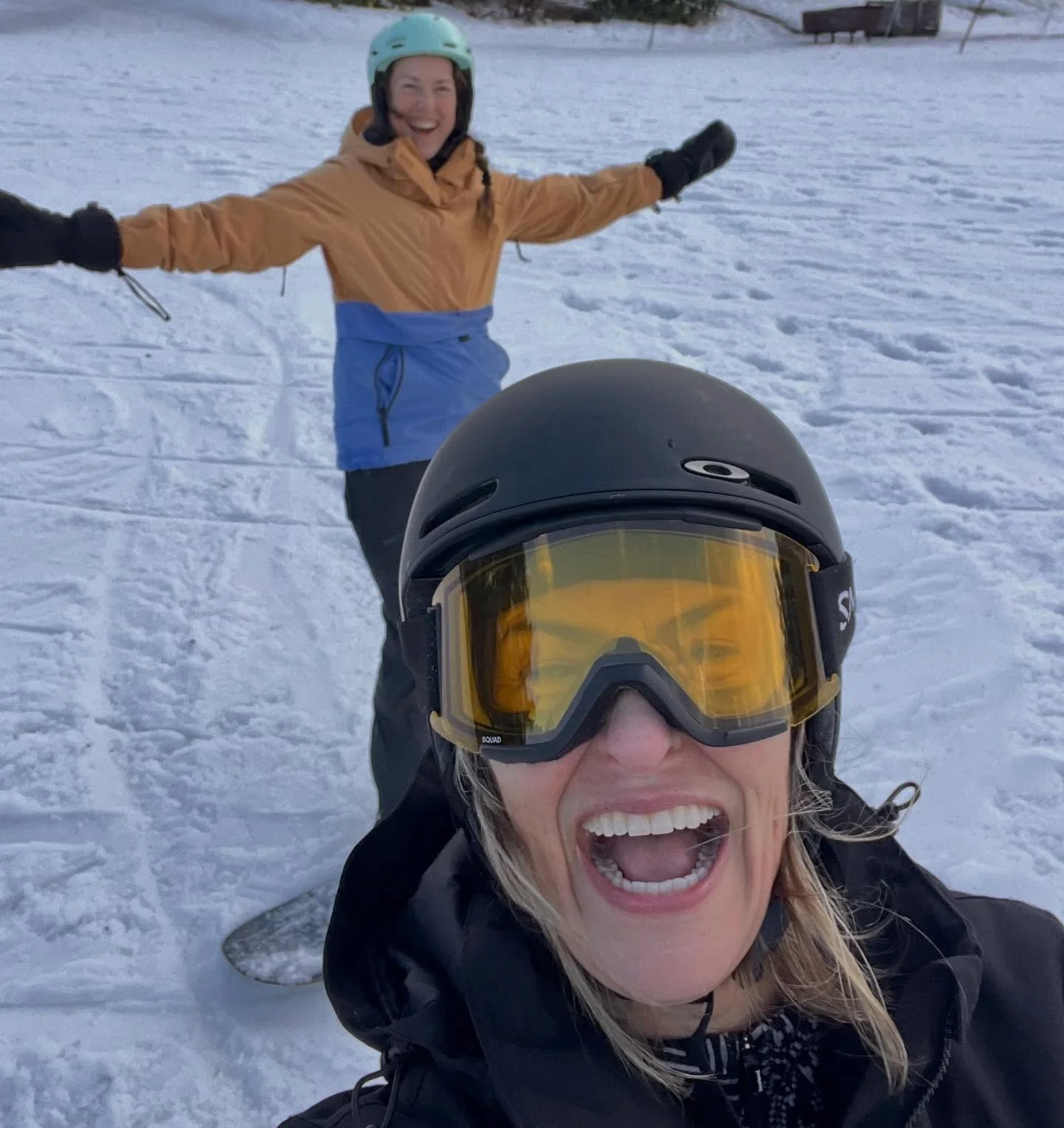 Took to the mountain when the ocean was flat&hellip;taking our favorite pieces with us from some of our favorite brands that cross sport lines with ease &amp; style @billabongwomens @oakley @smithoptics @roxy @arborcollective #veda