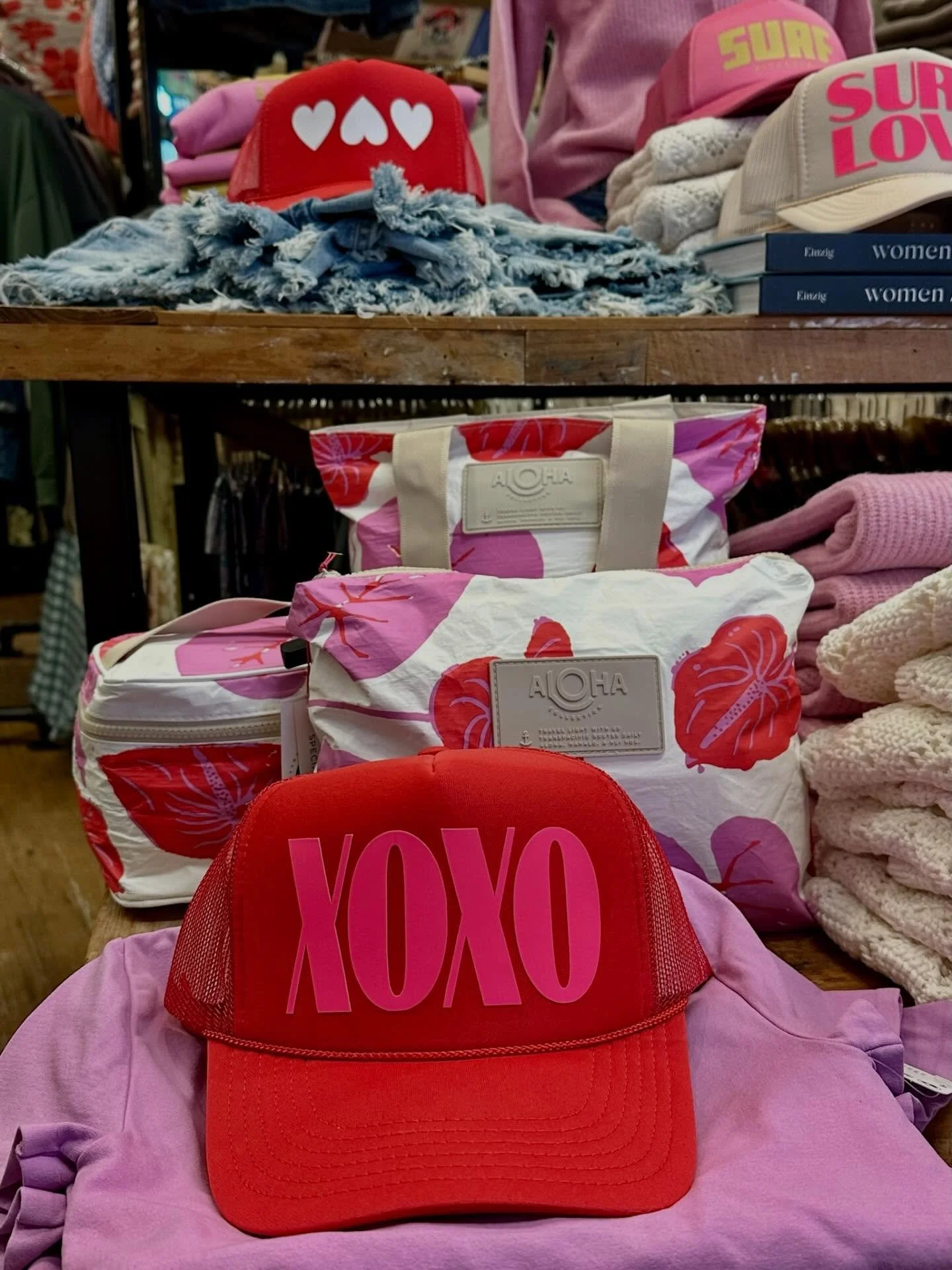 One (or maybe two) of a kind hats from US to Y🩷U.