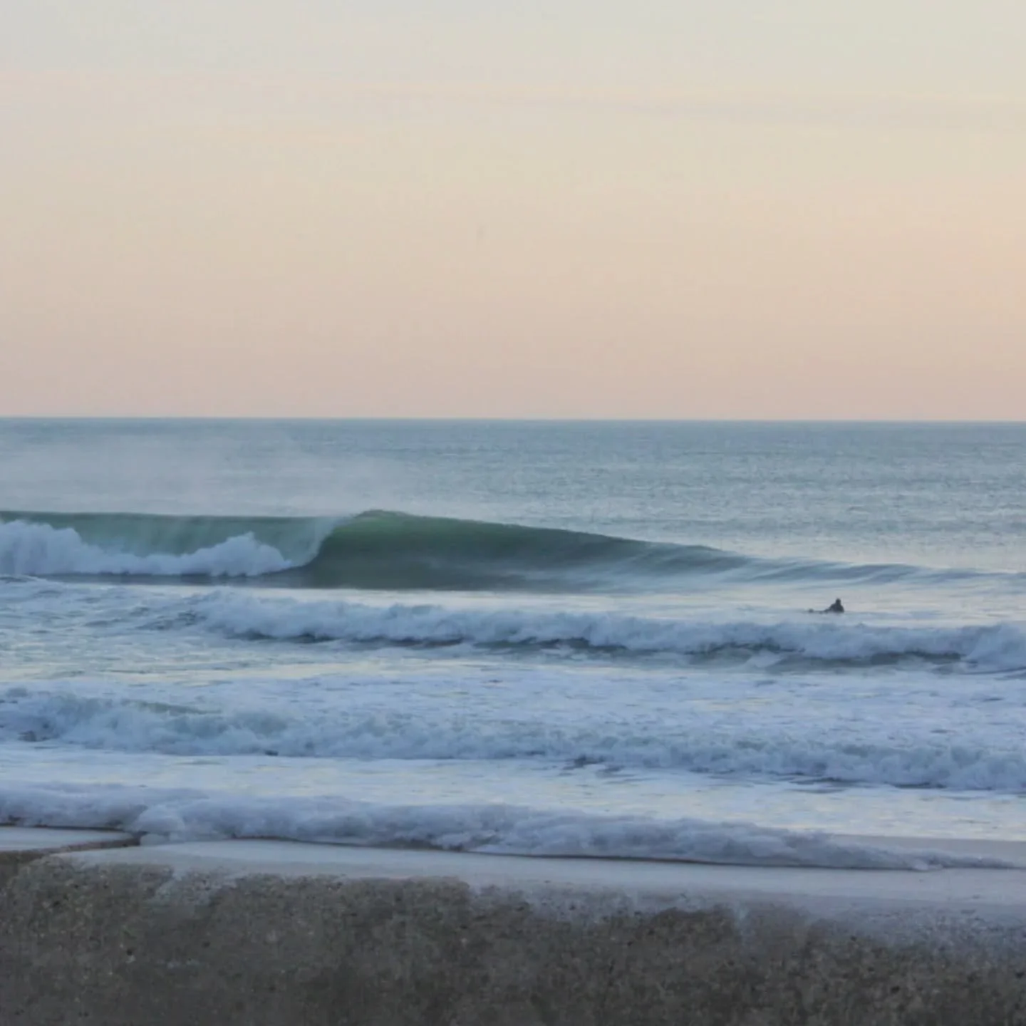 Wednesday morning at The Wall.
Head high, clean and cold under partly sunny skies. ❄️🌊🔥