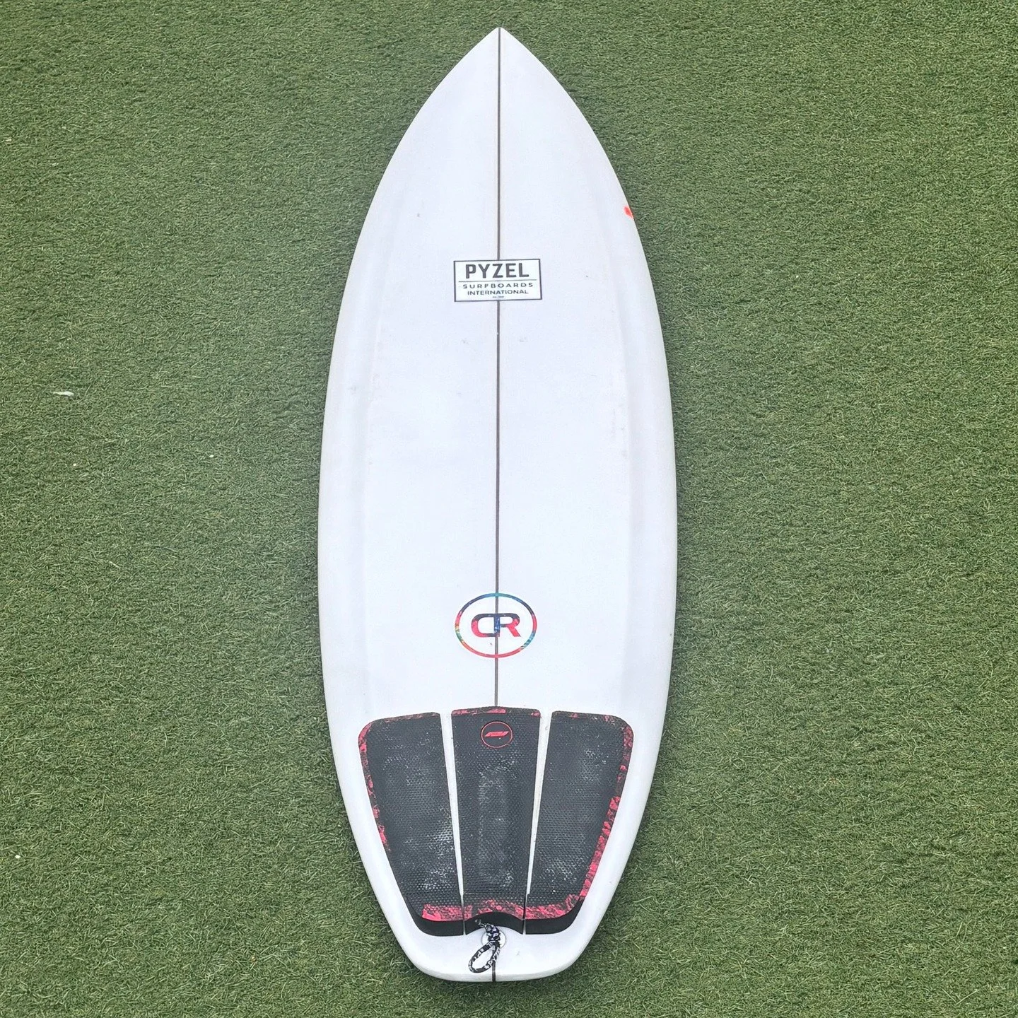 Used @pyzelsurfboards Precious

5&rsquo;5 x 19 x 2.19 x 26.8L

Good condition

Futures

$399