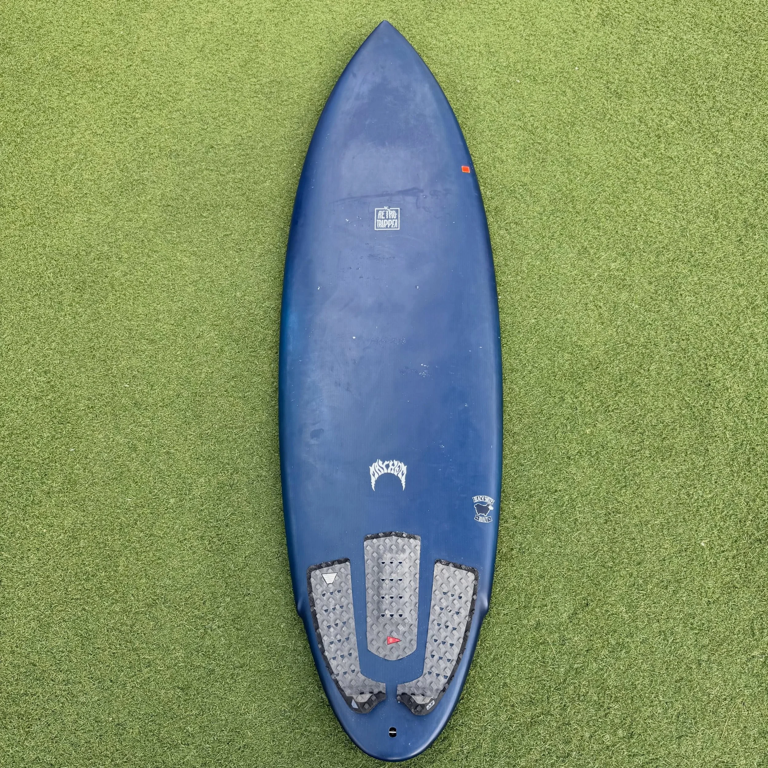 Used @lostsurfboards Retro Tripper

6&rsquo;2 x 21.5 x 2.66 @ 39.75

Great condition. Blacksheep carbon construction 

-$499-