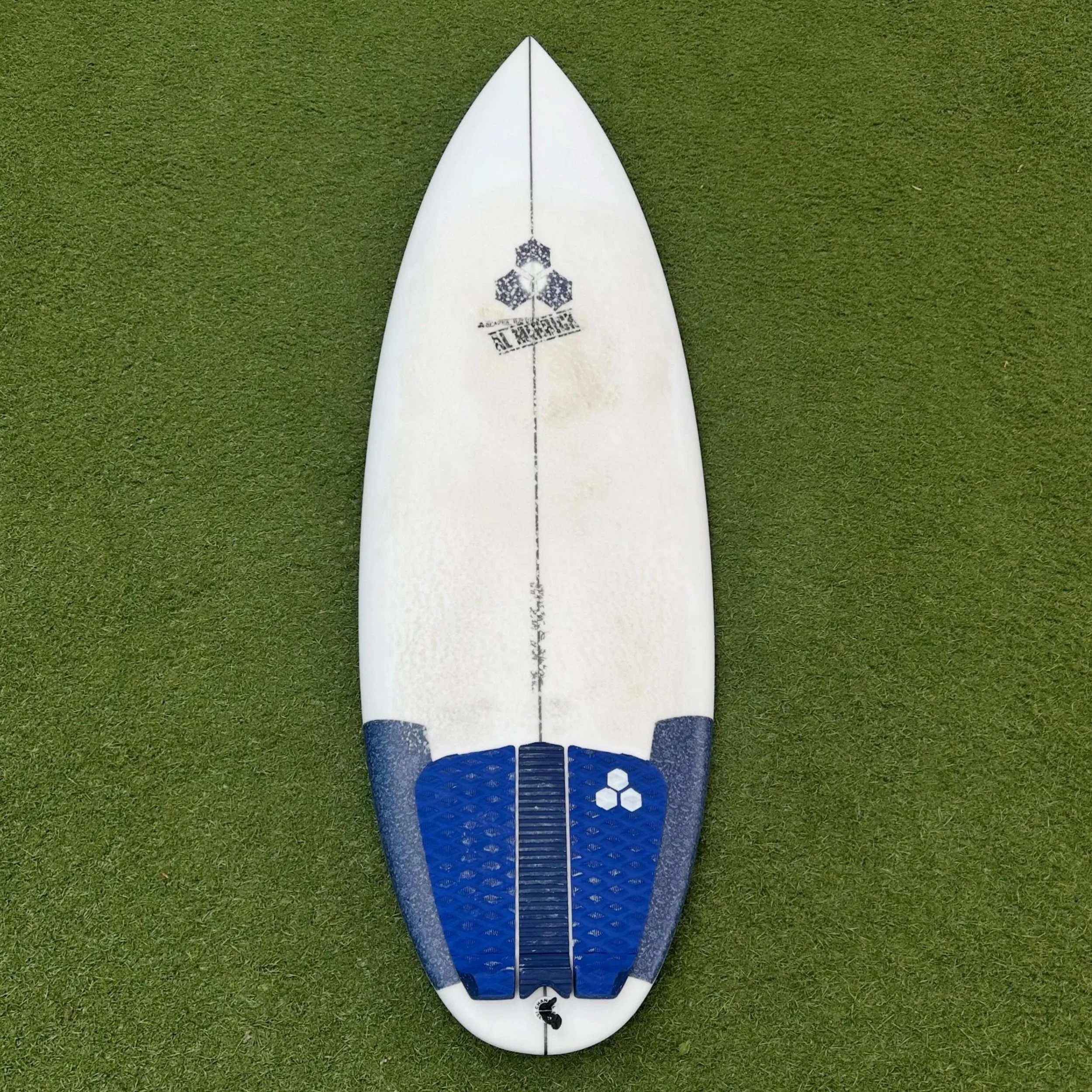 Used twice @cisurfboards Solution🪐

5&rsquo;11 x 20 3/4 x 2 3/4 x 36L

New condition 

$799