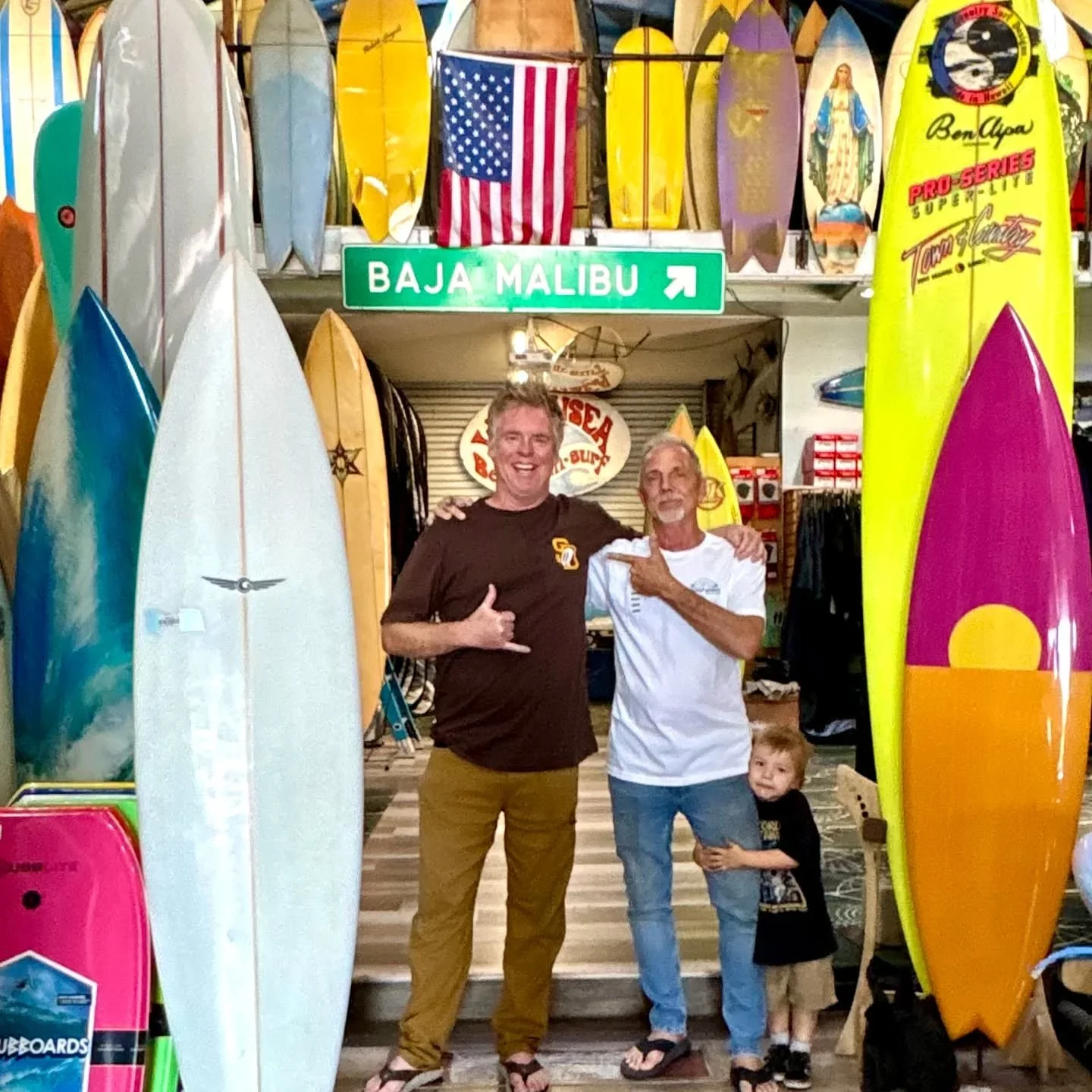 Quick trip to San Diego for @carv.expo a couple weeks ago and got to visit @birdssurfshed with the legendary 🦅himself! What an amazing shop and experience, Thanks for the hospitality 🙏🤙🌊
