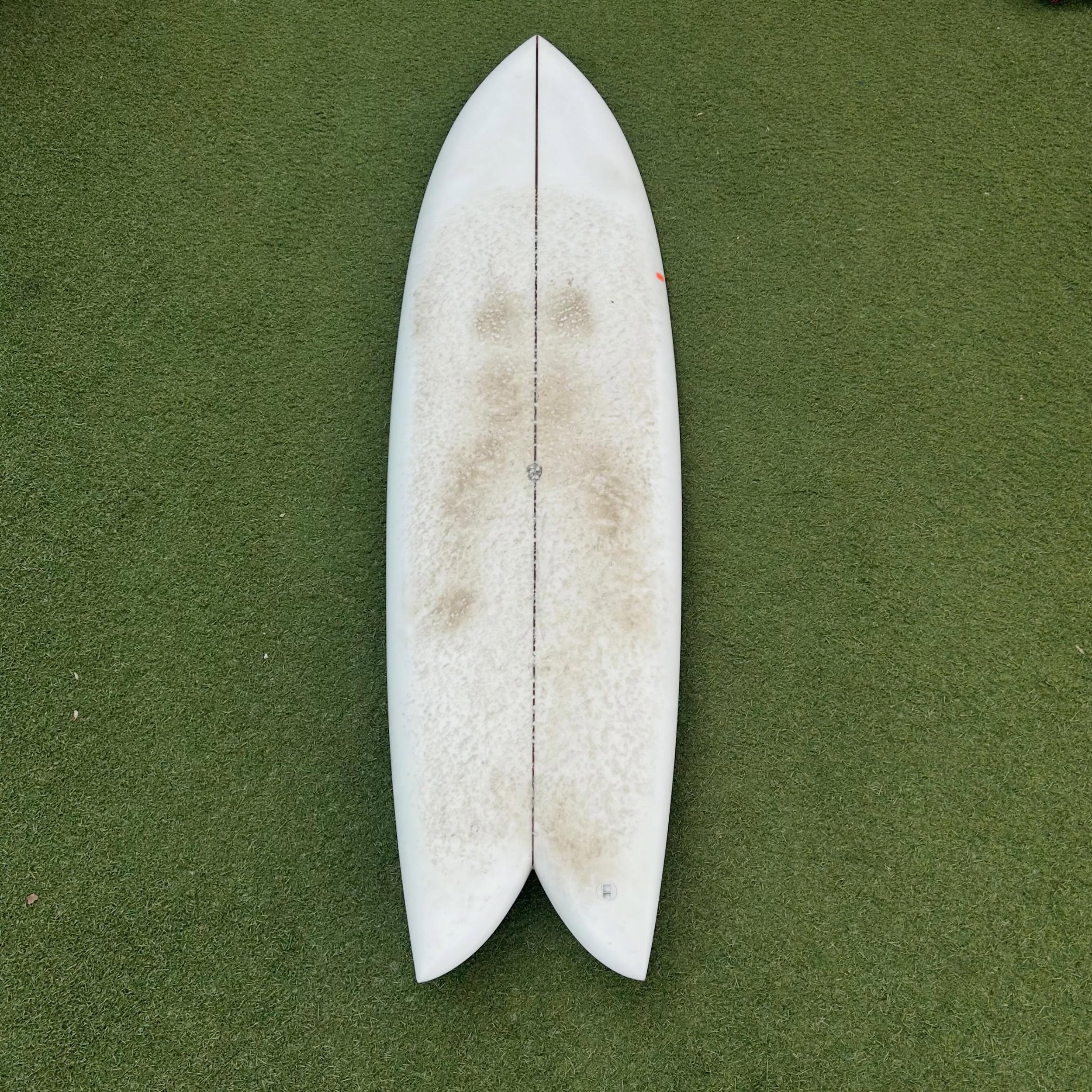 Lightly used @christensonsurfboards 

7&rsquo;6 x 21 1/8 x 2 7/6

Glassed on fins

Excellent Condition 

$750