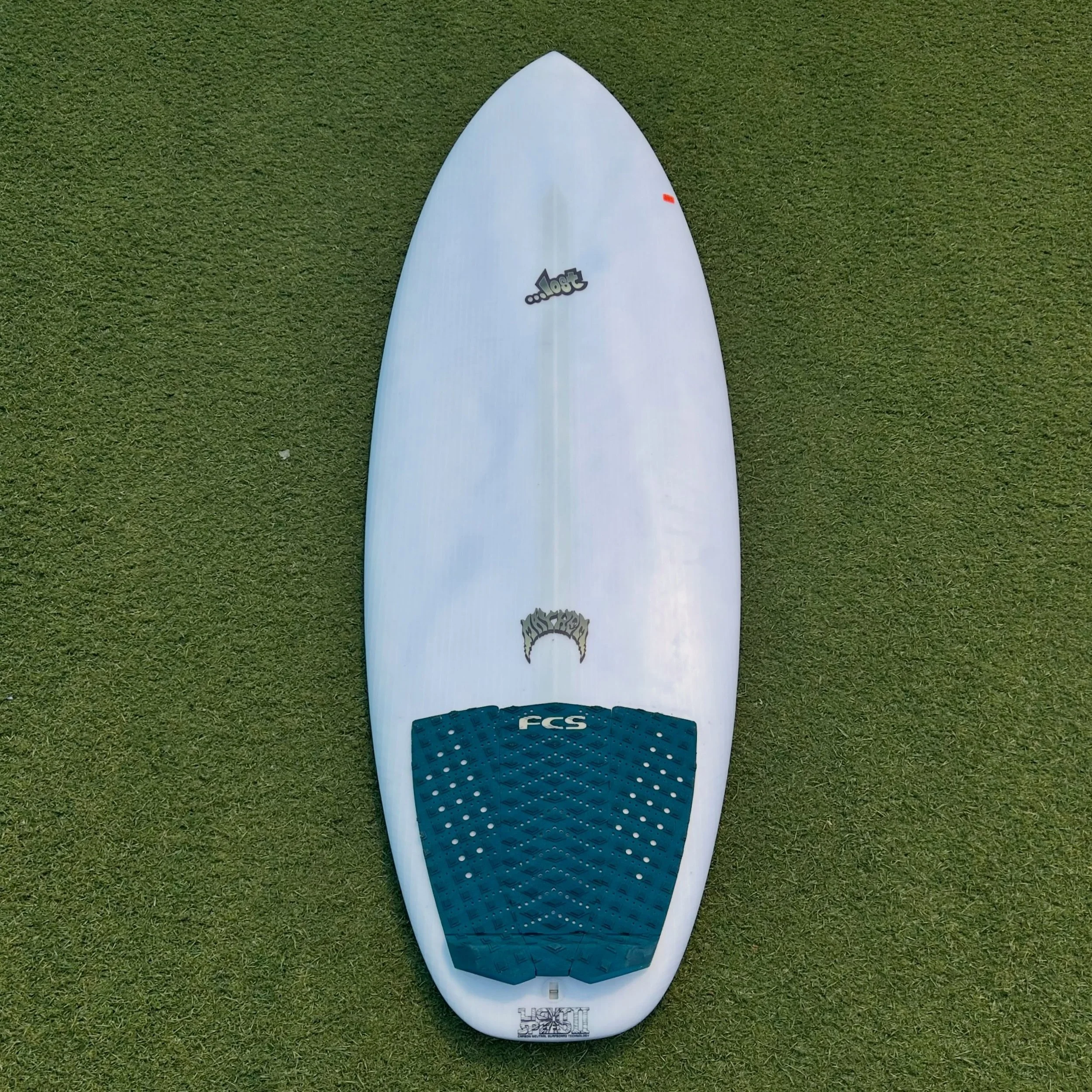 Lightly used @lostsurfboards Puddle Jumper (light speed construction)

5&rsquo;6 x 21&rdquo; x 2.54&rdquo; @ 32.75L

Tri/Quad fin set up

Excellent condition 

$475