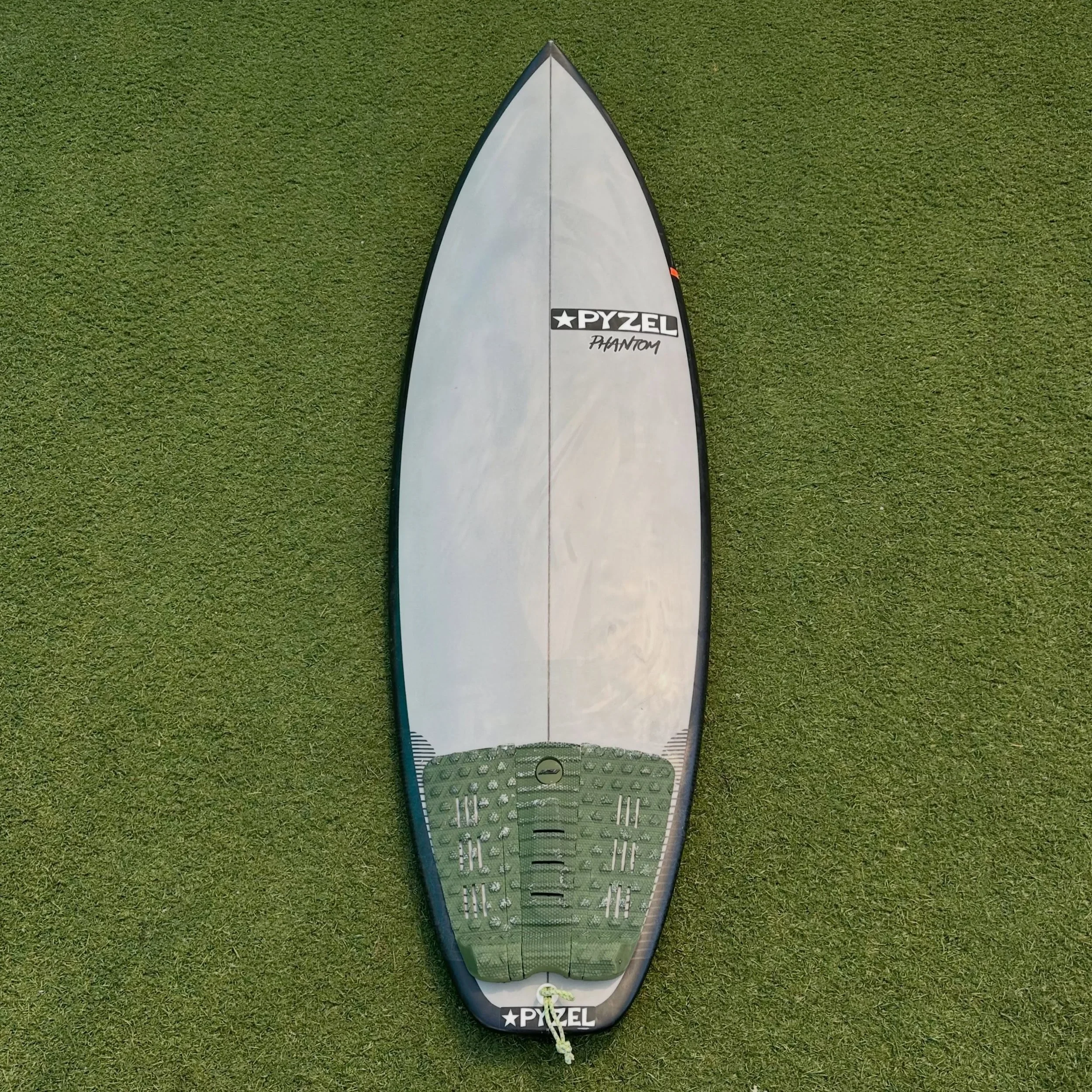 Used @pyzelsurfboards Phantom

6&rsquo;1 x 20.25&rdquo; x 2.63&rdquo; @ 34.4L

Tri/Quad fin set up

Great Condition 

$399