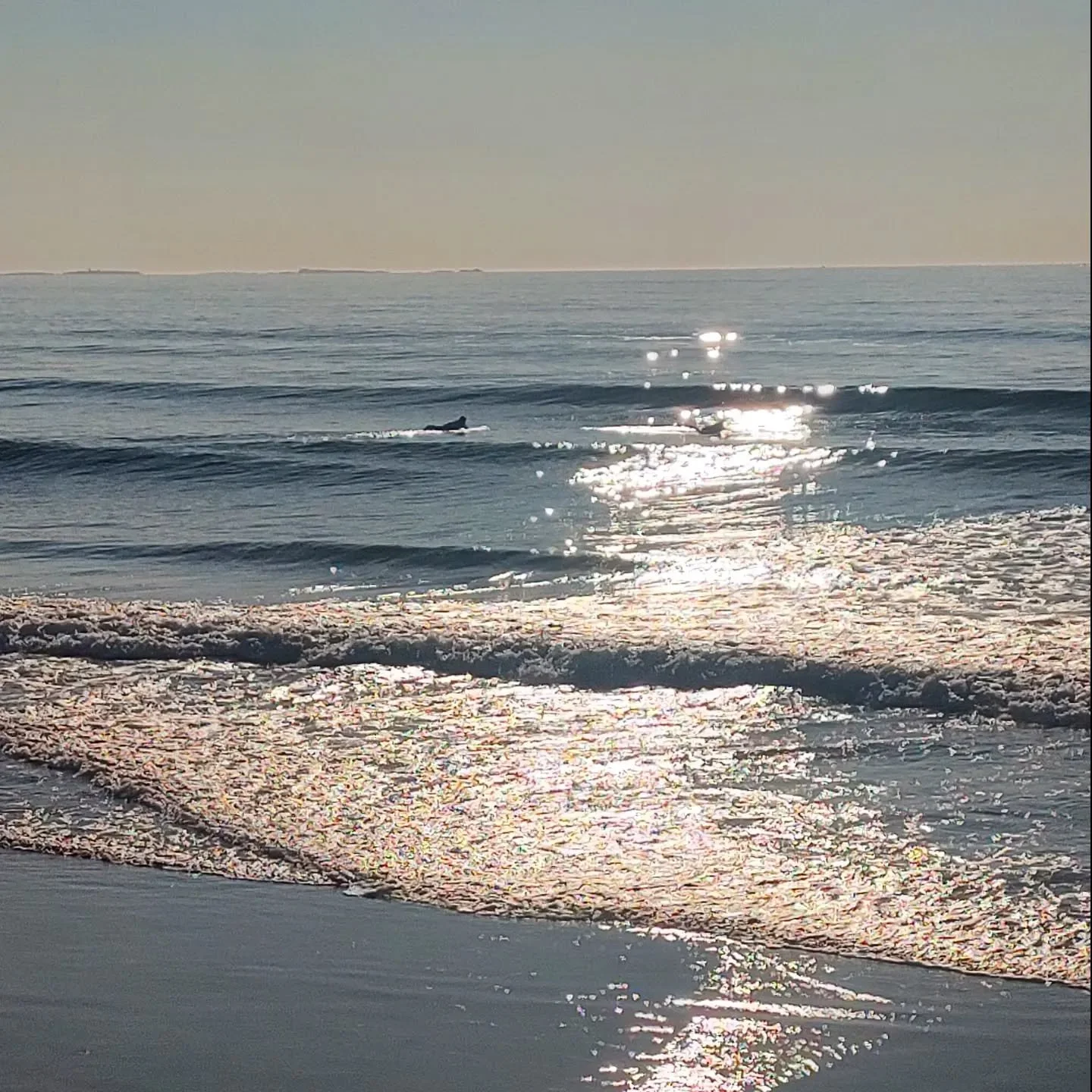 Sunny skies with small clean summer surf this morning at The Wall ☀️🌊