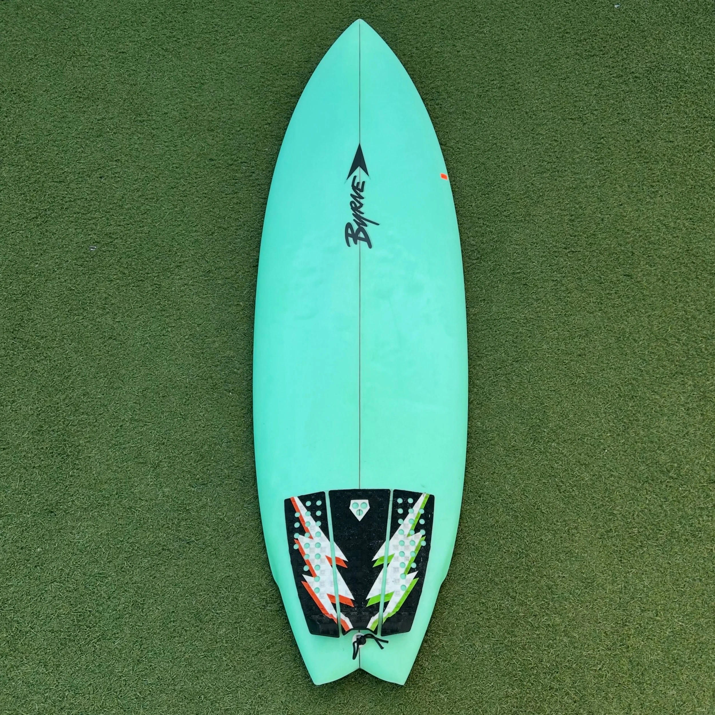 Used @byrne_surf 

6&rsquo;0 x 20 1/2&rdquo; x 2 3/4&rdquo; @ 36.8L

Good Condition 

-$350-