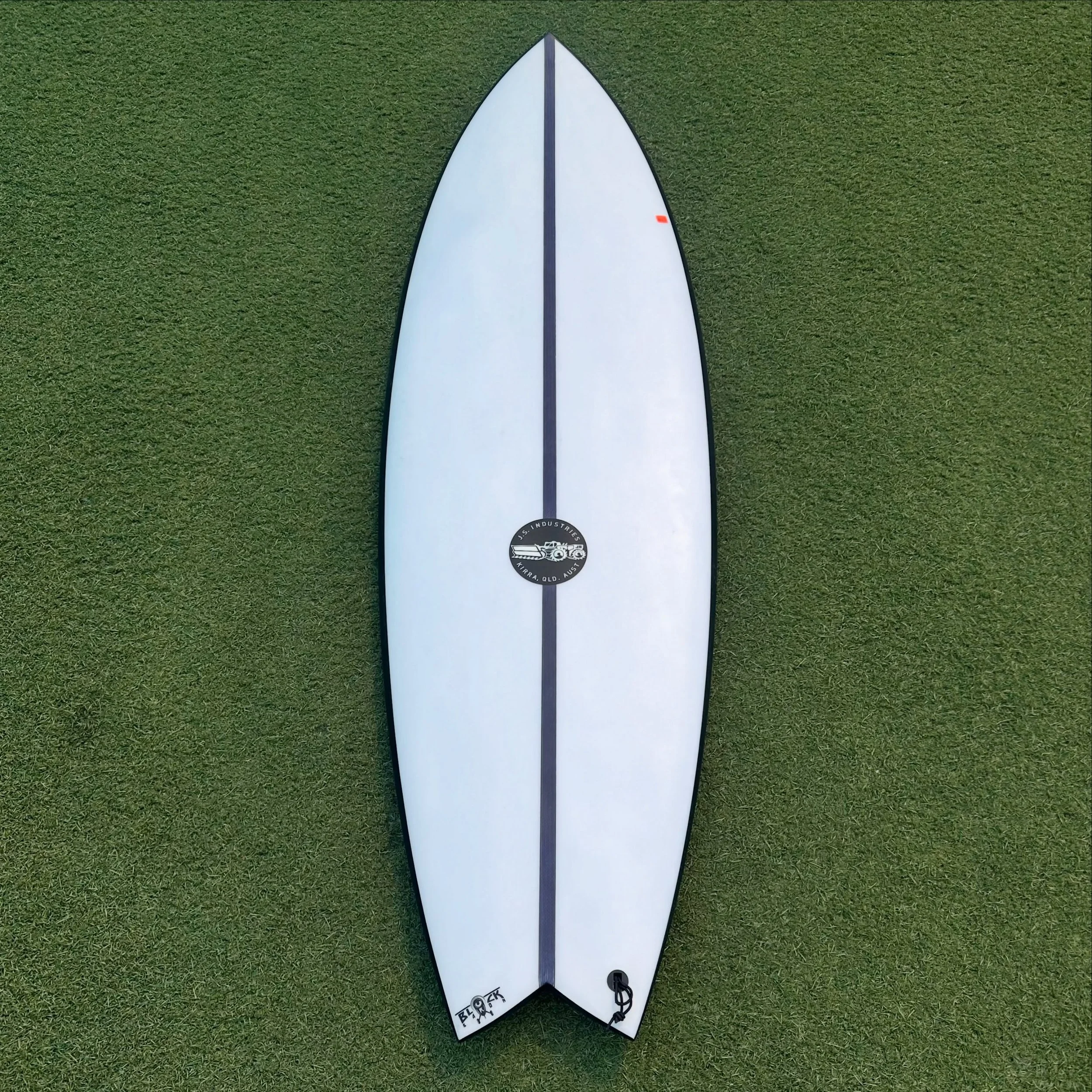 Lightly used @jsindustries99 Black Baron

5&rsquo;11 x 20 7/8&rdquo; x 2 11/16&rdquo; @ 37L

Excellent Condition 

-$599-