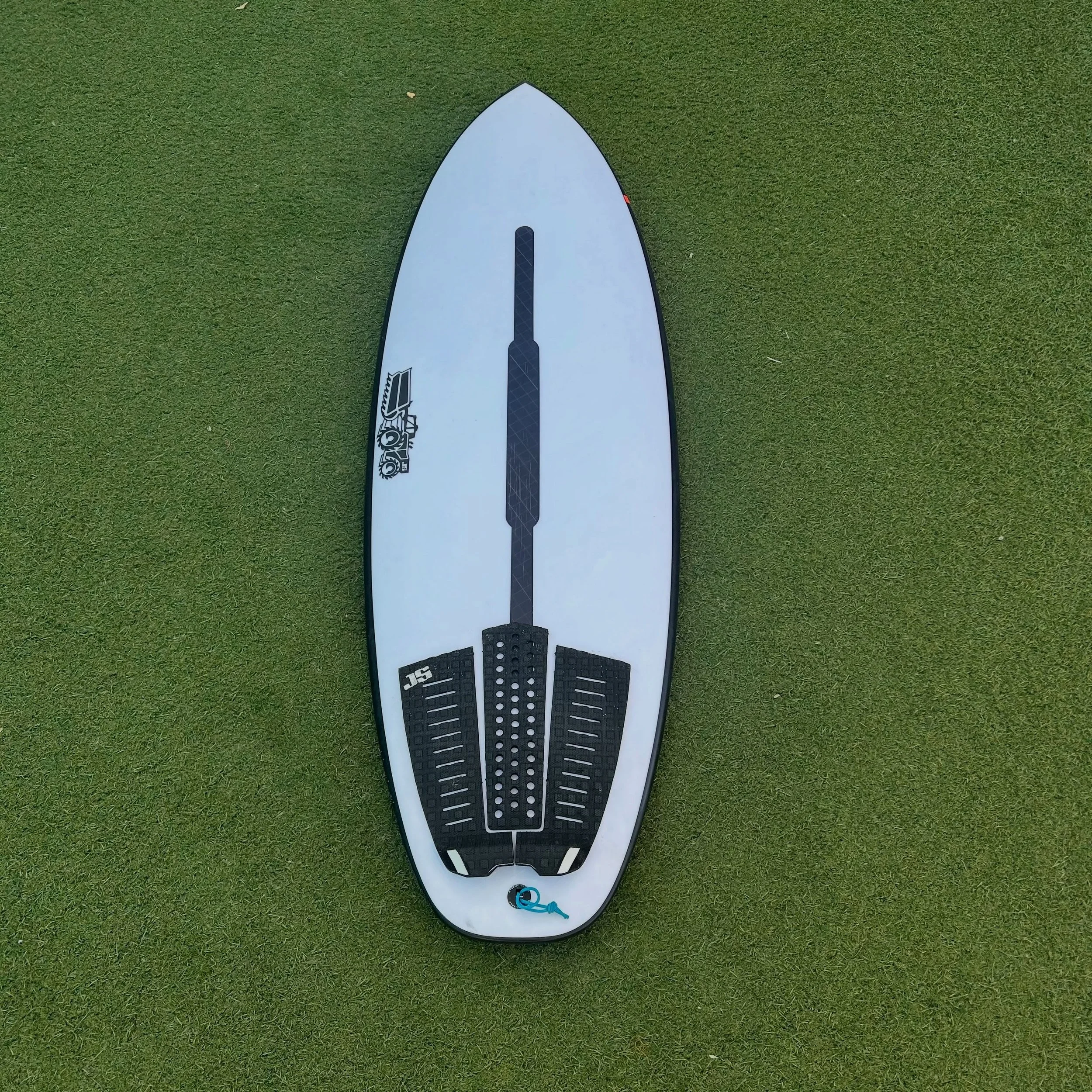 Used @jsindustries99 Flame Fish

5&rsquo;4 x 20 1/2&rdquo; x 2 3/8&rdquo; x @ 30L

Excellent Condition 

-$599-