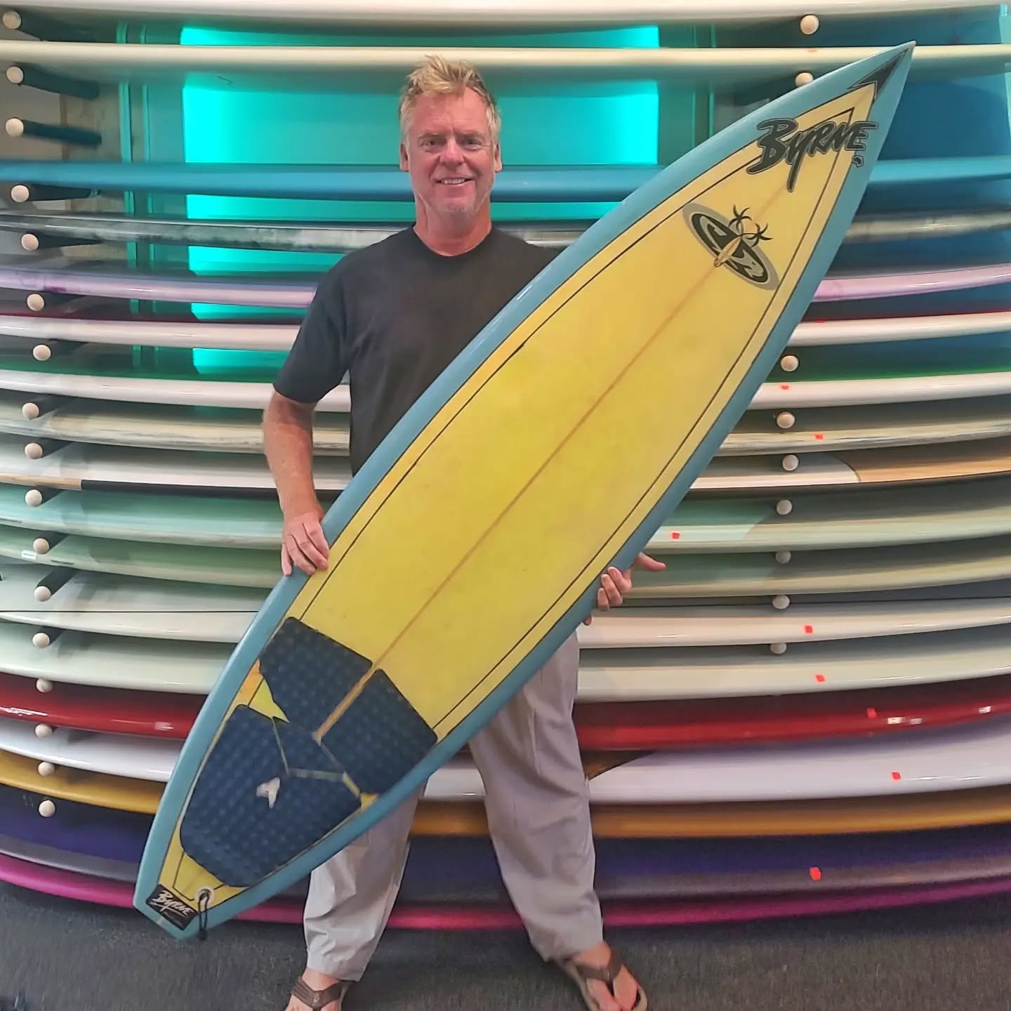 When your old board finds its way back to you. A custom 6'6 @mbhandshapes from the mid 90's 🙏&hearts;️🤙