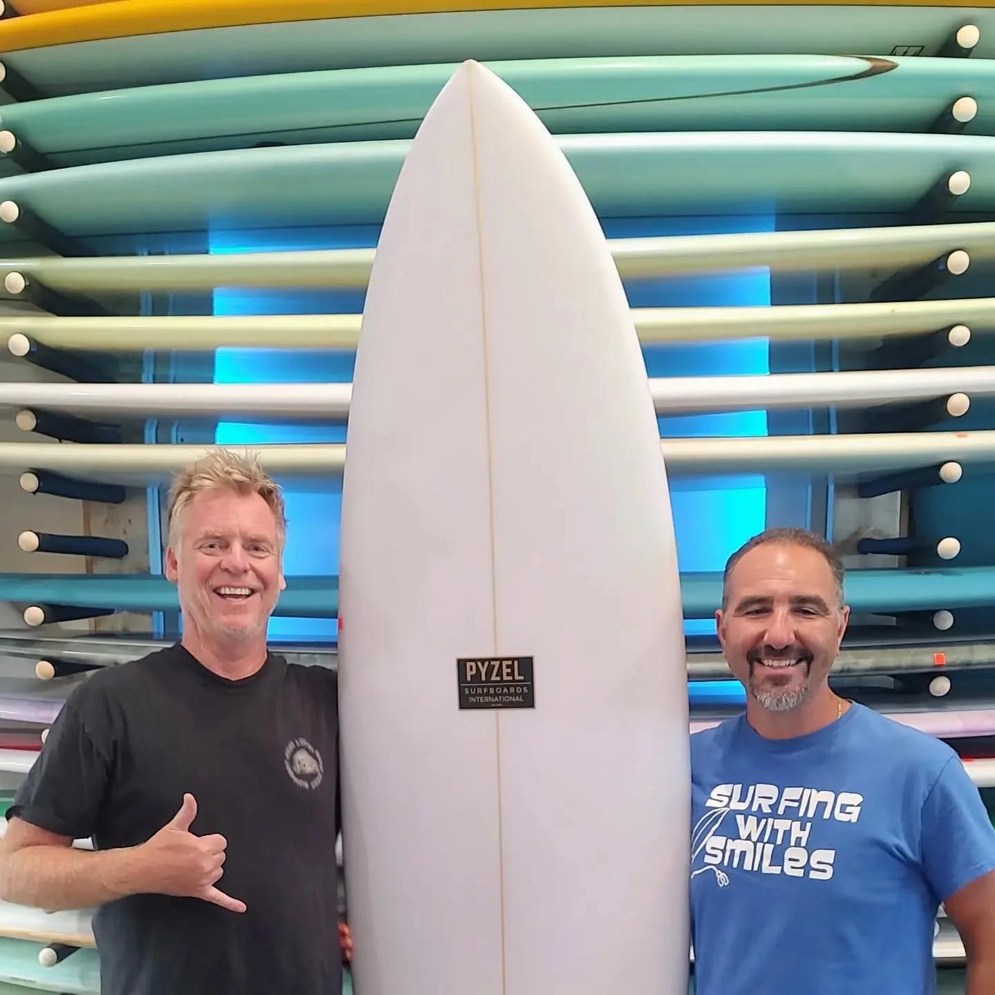 Thanks to @pyzelsurfboards for donating a new surfboard to the @surfingwithsmiles_nh volunteers. Michael Matthews was the lucky winner and has been volunteering for the past 12 years 🙂&hearts;️🌊