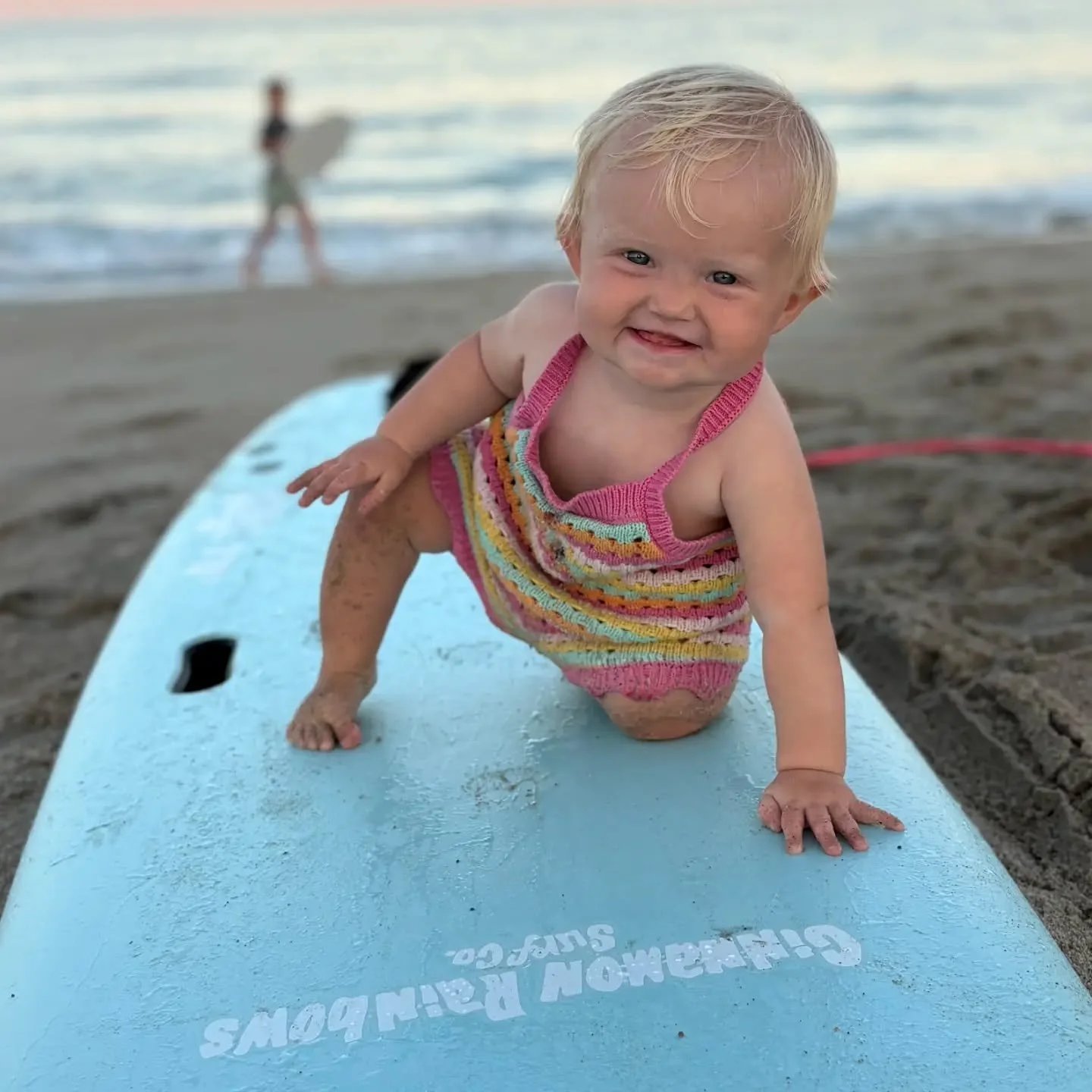 Never too early to start practicing your pop up 🌊
@softech_softboards