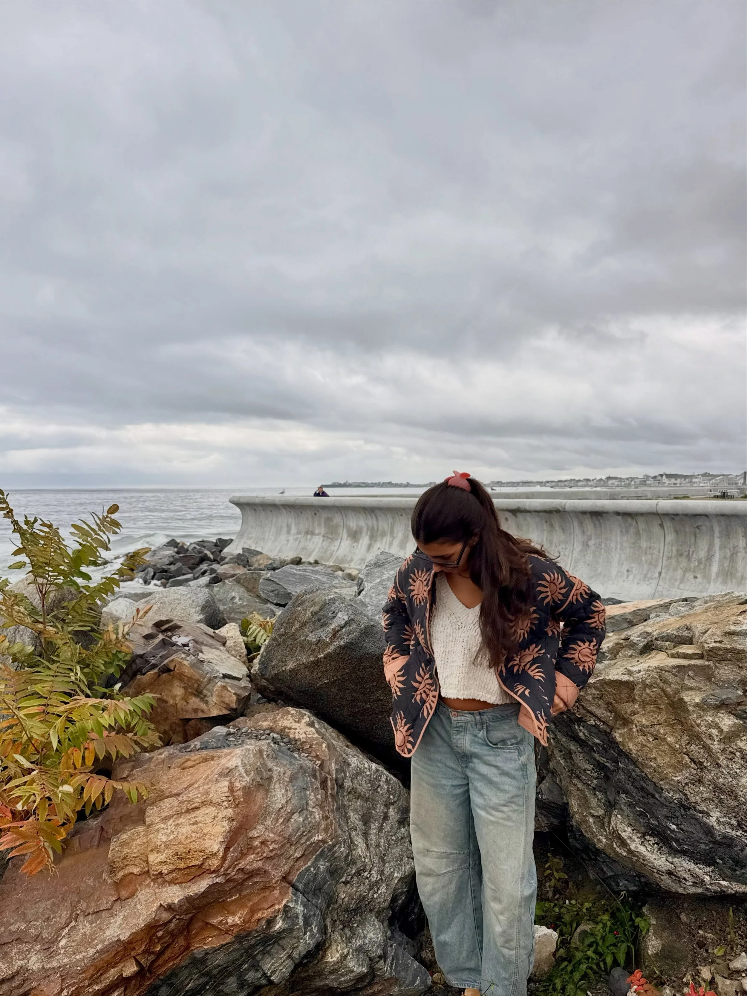 Coastal fall weather and our fall favorites, come shop them today 🤎🌊