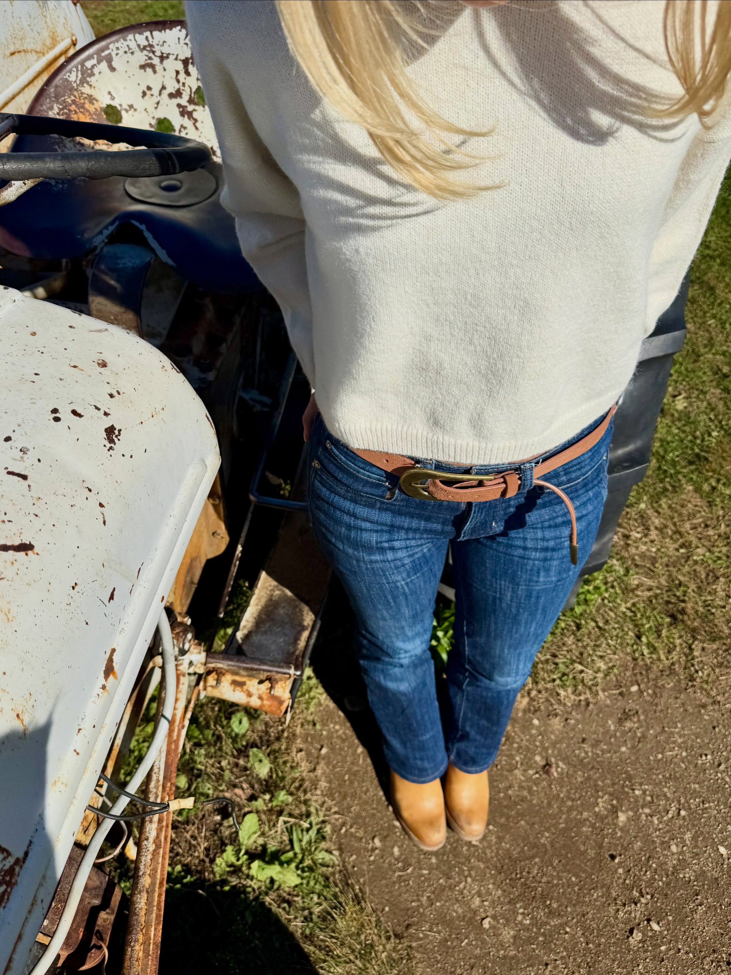 Fall is in full swing, and we have all the cutest sweaters for the season! From apple picking to all the cozy fall activities, we have your perfect sweater for every autumn adventure 🍁🍎🌊☀️
