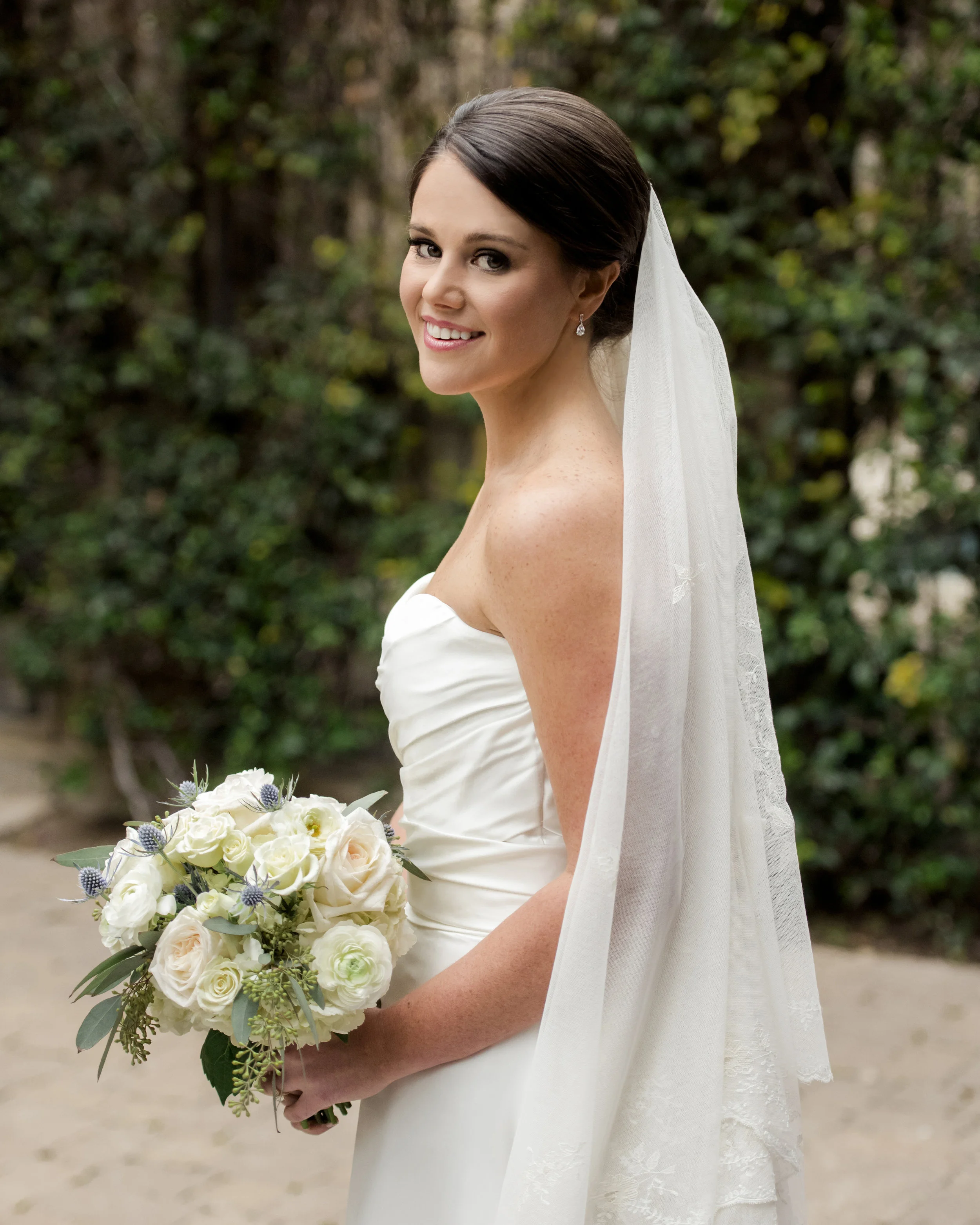 8x10JenniferLindbergWeddings_MollyBellBridal_copyright2018_101.jpg