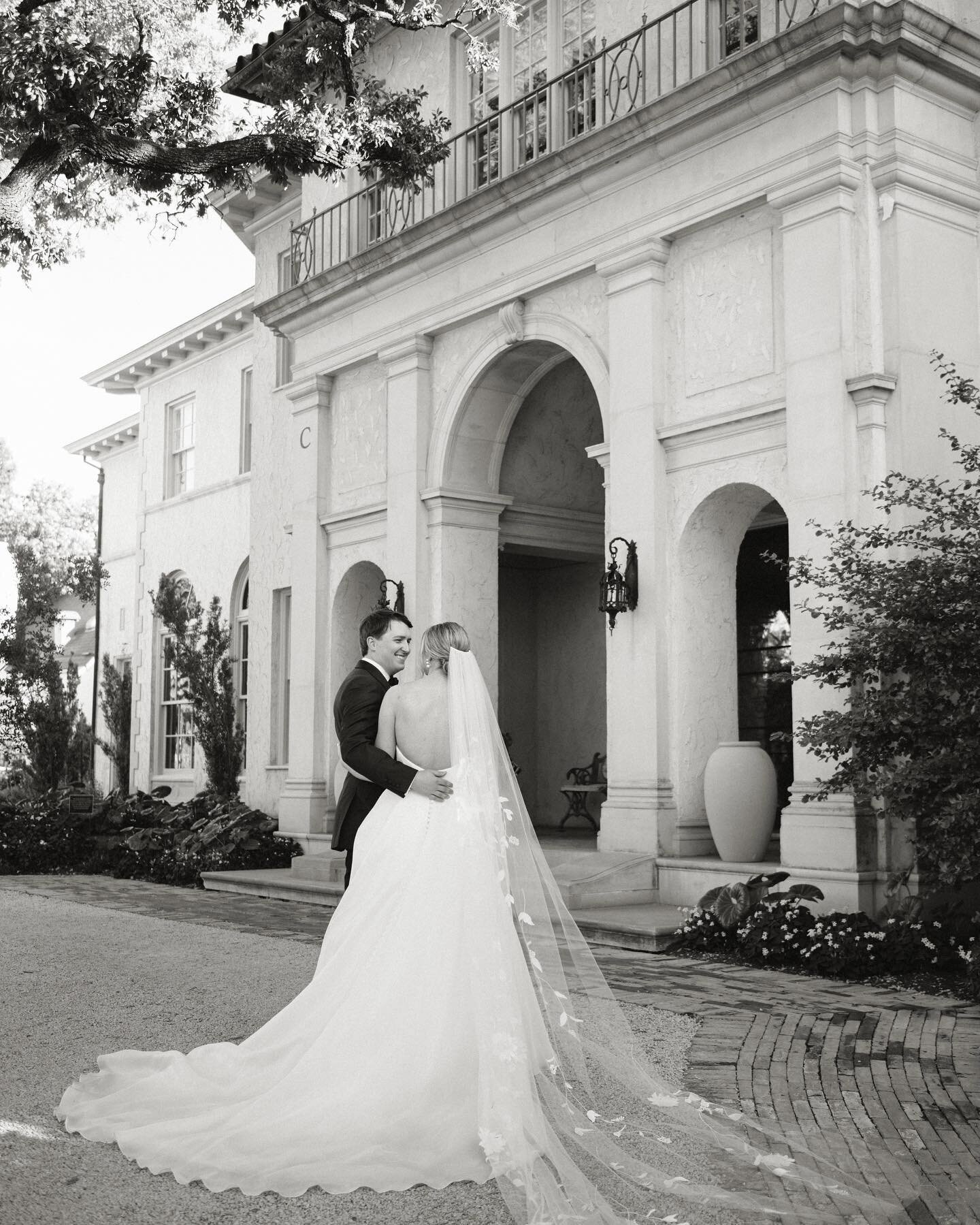 Moments after becoming Mr. &amp; Mrs. Huffstutler 🤍 4-15-23
.
.
#luxuryweddings #atxweddings #austinweddingplanner #austinweddings #weddinginspo #weddingtrends