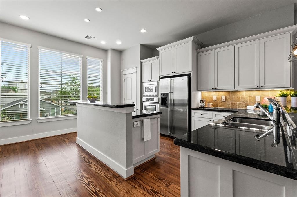 5531 Kiam Street, Houston, TX 77007