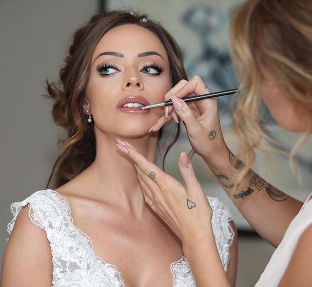 When you get to do this ones face for her big day 💕
Then spend the rest of the day as her bridesmaid 👑 Love you @francesca.starling
~
~
~
~
#weddingmakeup #wedding #makeupartist #makeup #mua #bridalmakeup #bride #weddingdress #weddinghair #weddingp