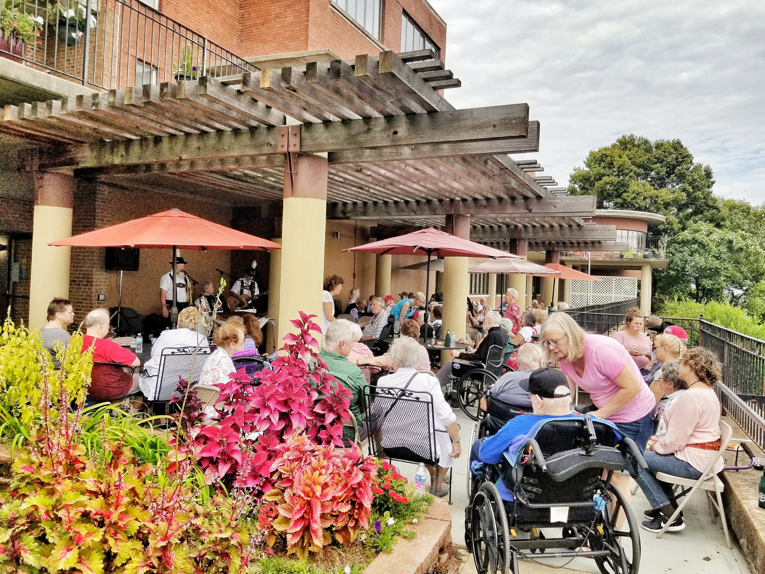 Oktoberfest festivities at St. Louis Altenheim