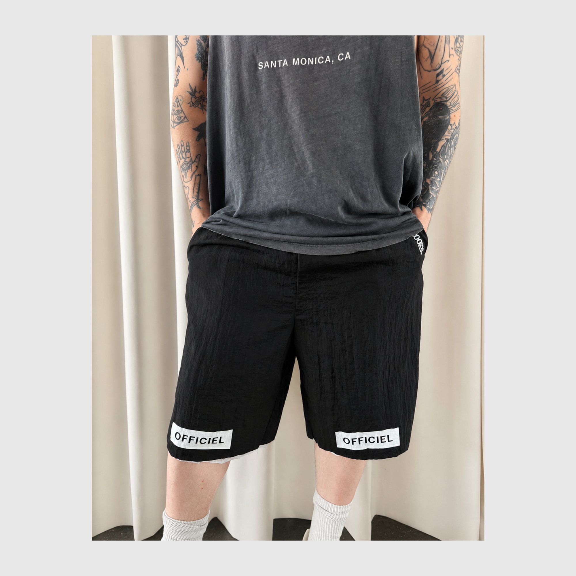 détail brooks shorts noir.jpg