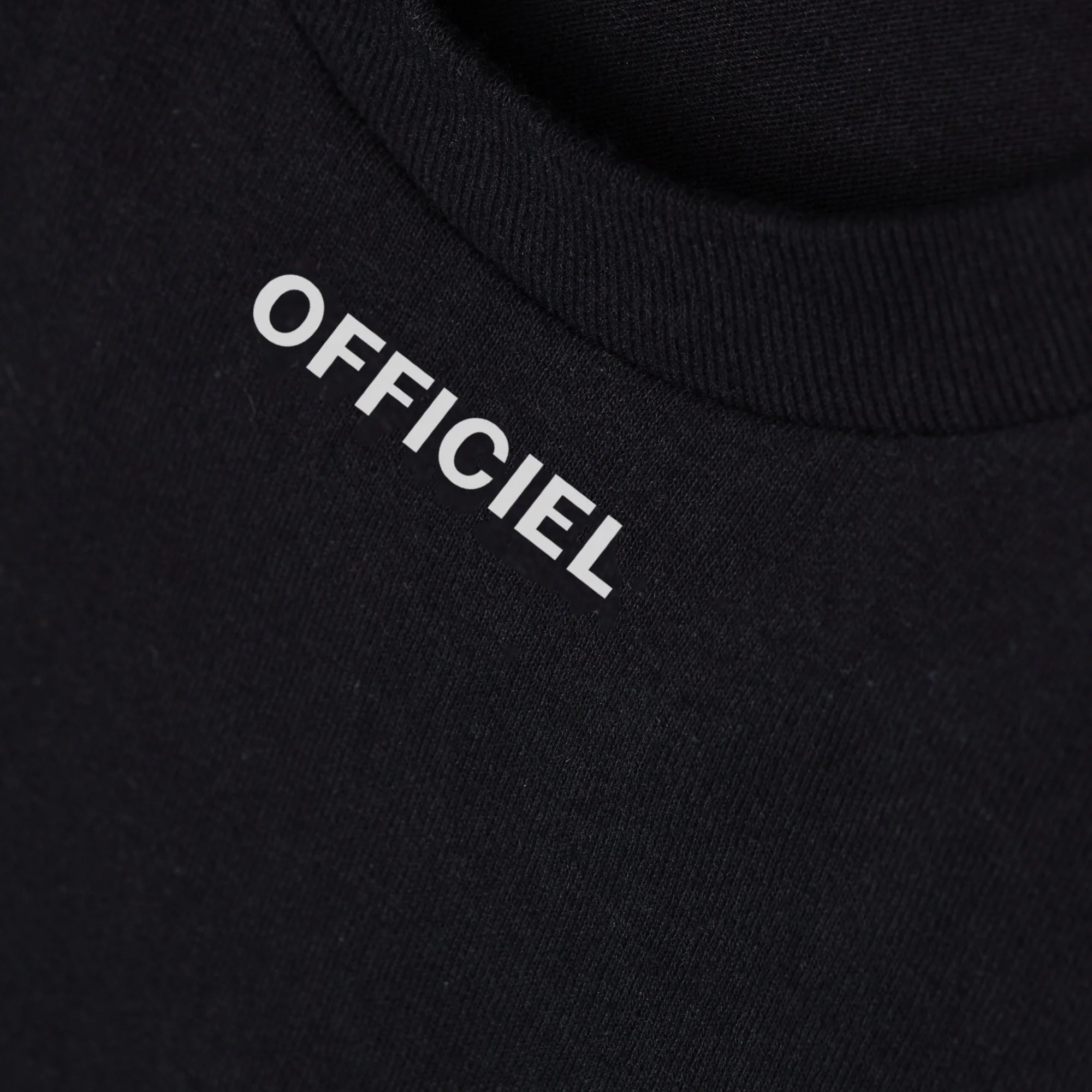 détails staff tee 2.jpg