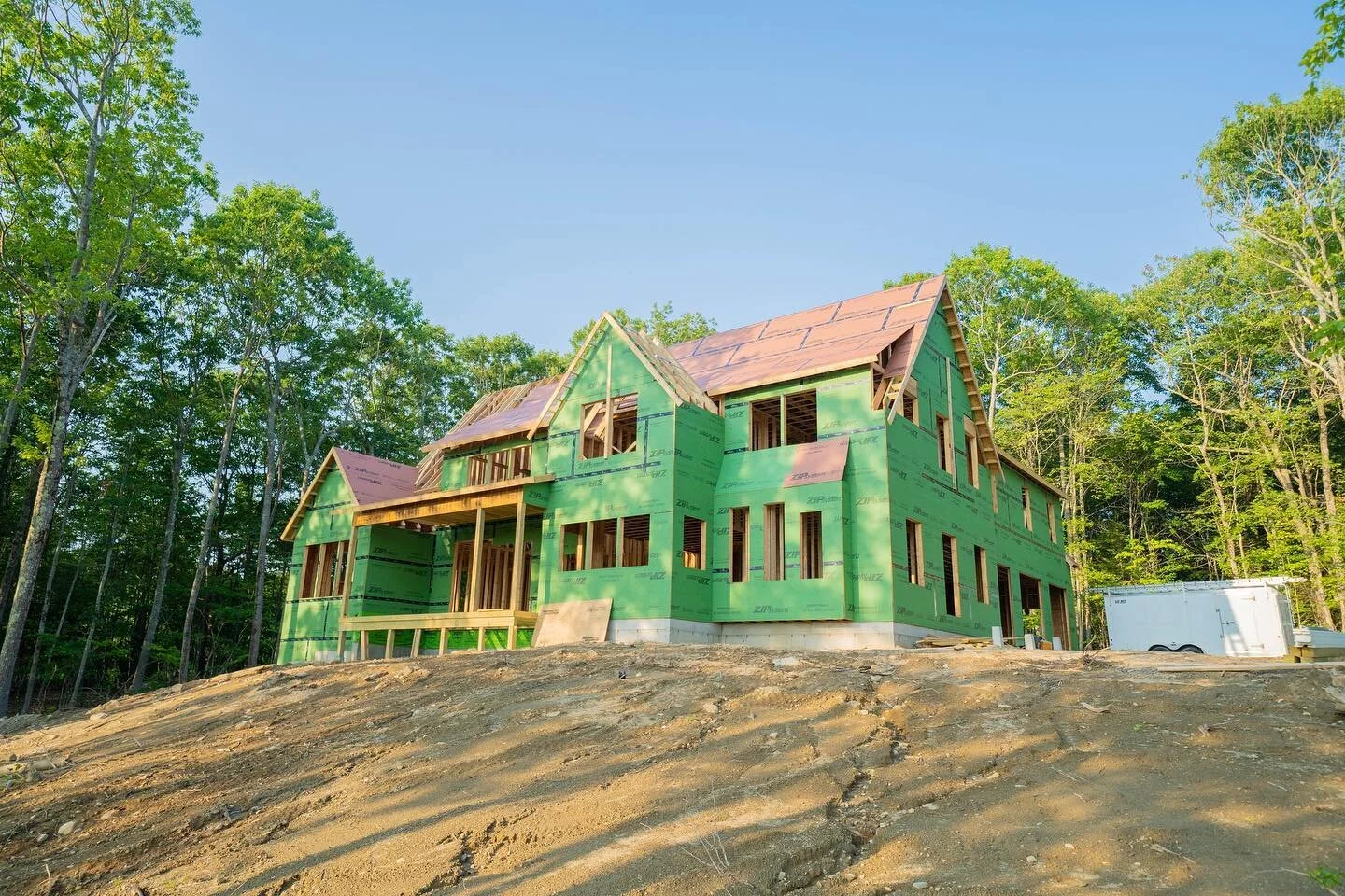 🔔Update on 7 Rogers Trail! An excellent job well done so far from everyone. Stay tuned as the crews mold this into an absolute spectacle. Visit our website under the projects tab for a preview of what this will be!