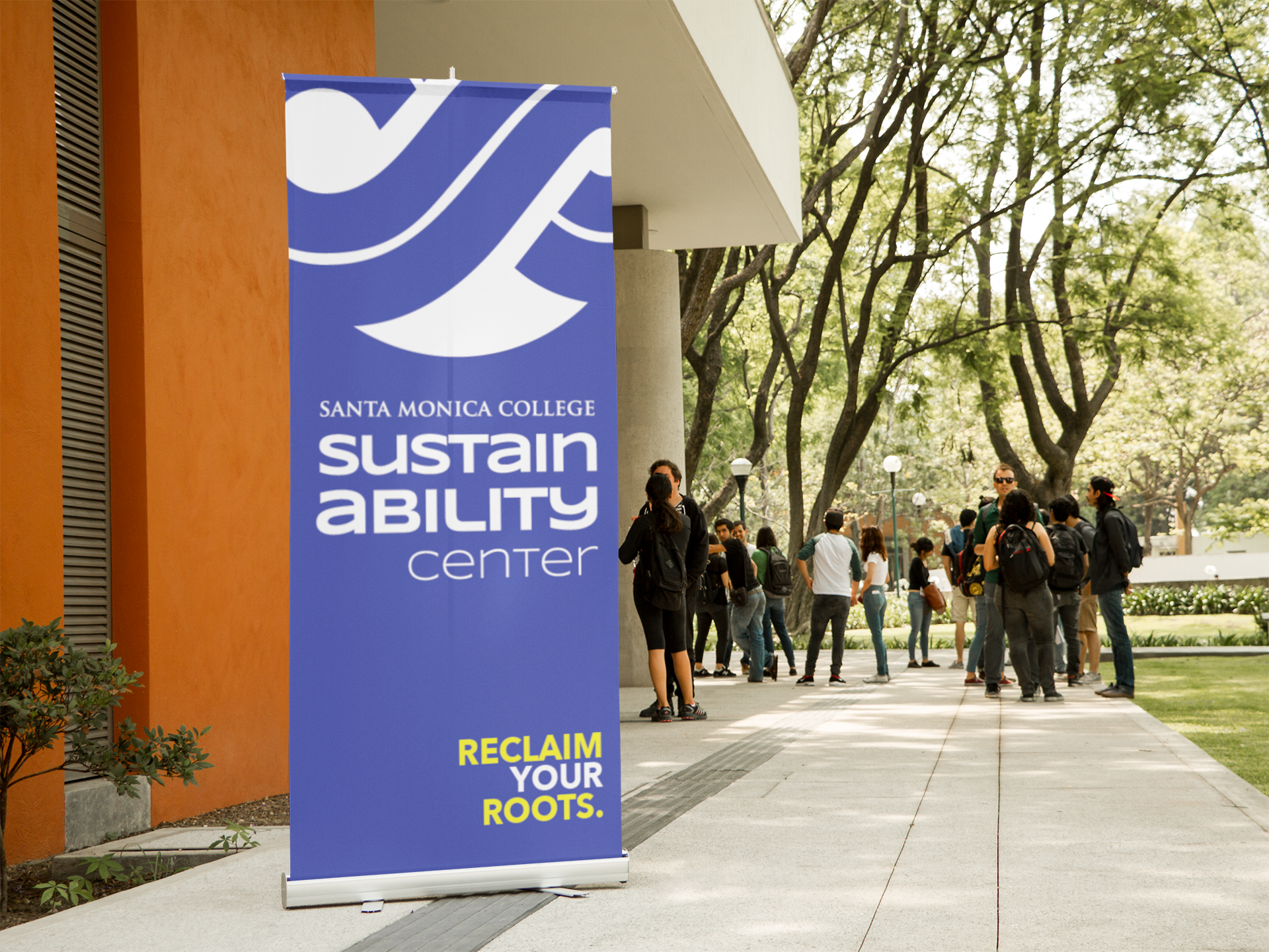 vertical-banner-mockup-outside-a-school-gymnasium-a10573.png