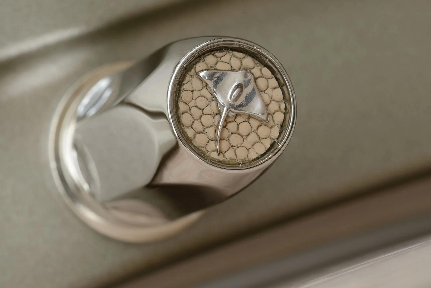 3 - Knob closeup.jpg