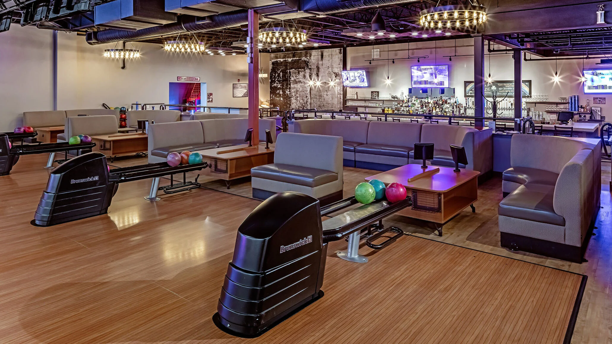 Garden_Street_Bowl_Lane_Seating_Kennebunk_ME_16x9_cc6833e5b379cf061e625296f23dfd1b[1].jpg
