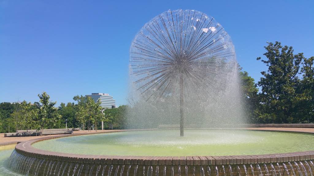 HoustontxusaWorthamFountainBuffaloBayouPark.jpg