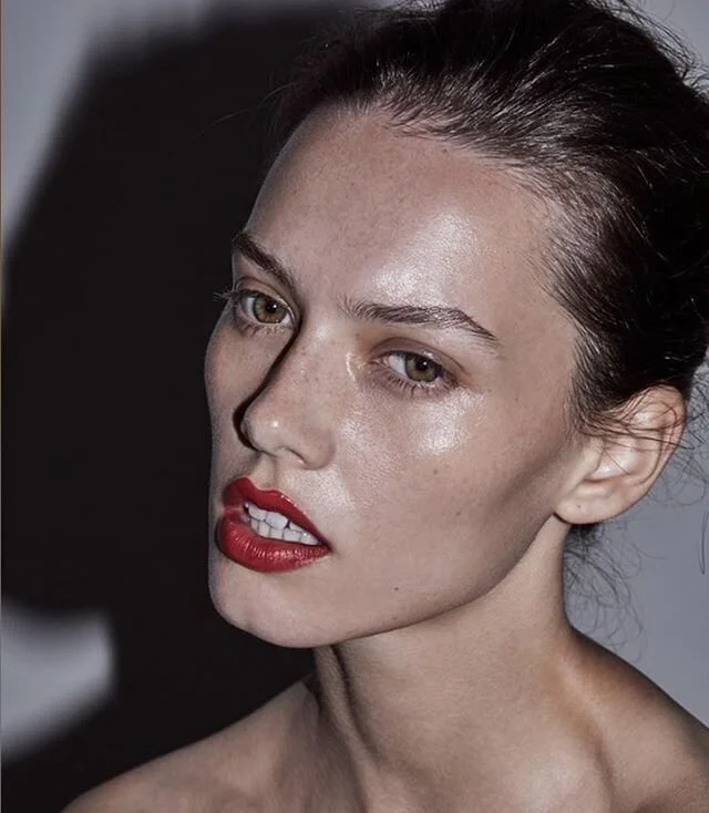 Beautiful Jasmine @jasminedwyer &rdquo;glowing&rdquo; for @russhmagazine.⠀
#Photographer @pierretoussaint⠀
Hair and Make up #nadinemonley ⠀
#russh #glow #skincare #makeup #skin