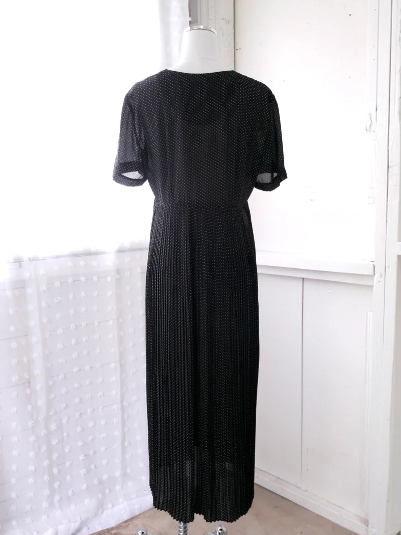 1990s LIZ CLAIBORNE WHITE-DOTTED BUTTON UP DRESS WITH PLEATED SKIRT  ALTA  ZEN