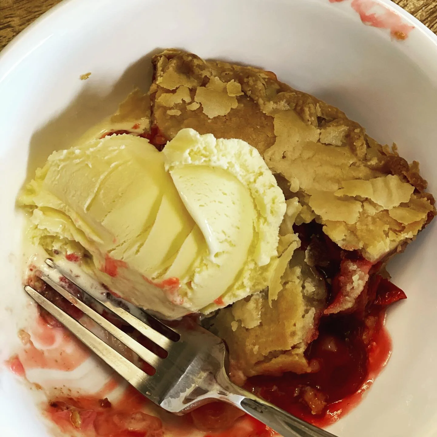 I hope your Pi Day (3/14) was delicious! Along with this tasty cherry slice, I&rsquo;m digging into @jackielaubooks&rsquo;s The Ultimate Pi Day Party, which is FREE right now. It&rsquo;s delightfully sweet! 
#piday