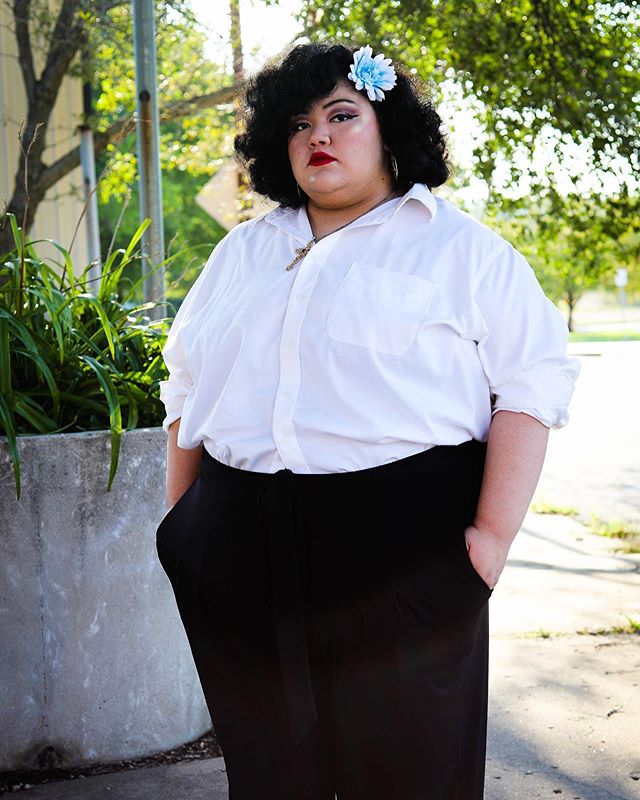 The &lsquo;Queen of Song&rsquo; giving me #pachuca vibes. Check out the #cafecitogallery to listen to her latest album. Link in bio!

#DiosFamilyandCafecito #hispanicheritagemonth #thehighpriestess #bodyinclusive #fotosbyselina