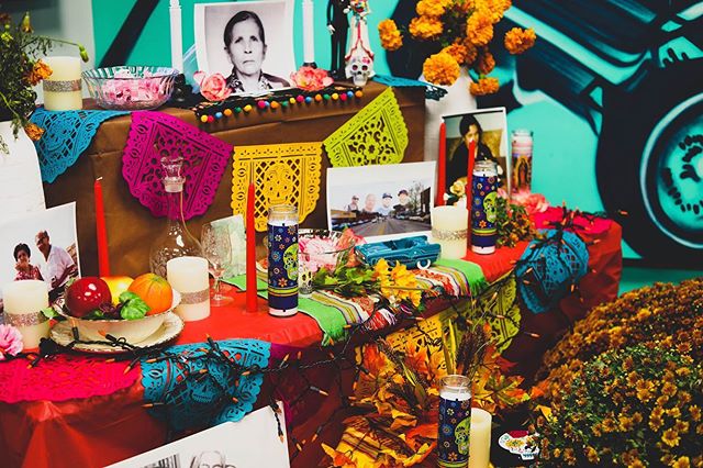 D&iacute;a de los Muertos celebration #ofrendas #latinoartsfestivalkc #latinoartsfoundationkc #fotosbyselina #kansascityphotographer