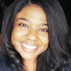 Headshot_Natasha_Gomes.jpg