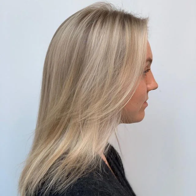 Ombré ✨ @holllly.brown #eranbenn #organic #davinesformula #parabenfree #ombrehair #hairsalon #style #hair #brighton #3186