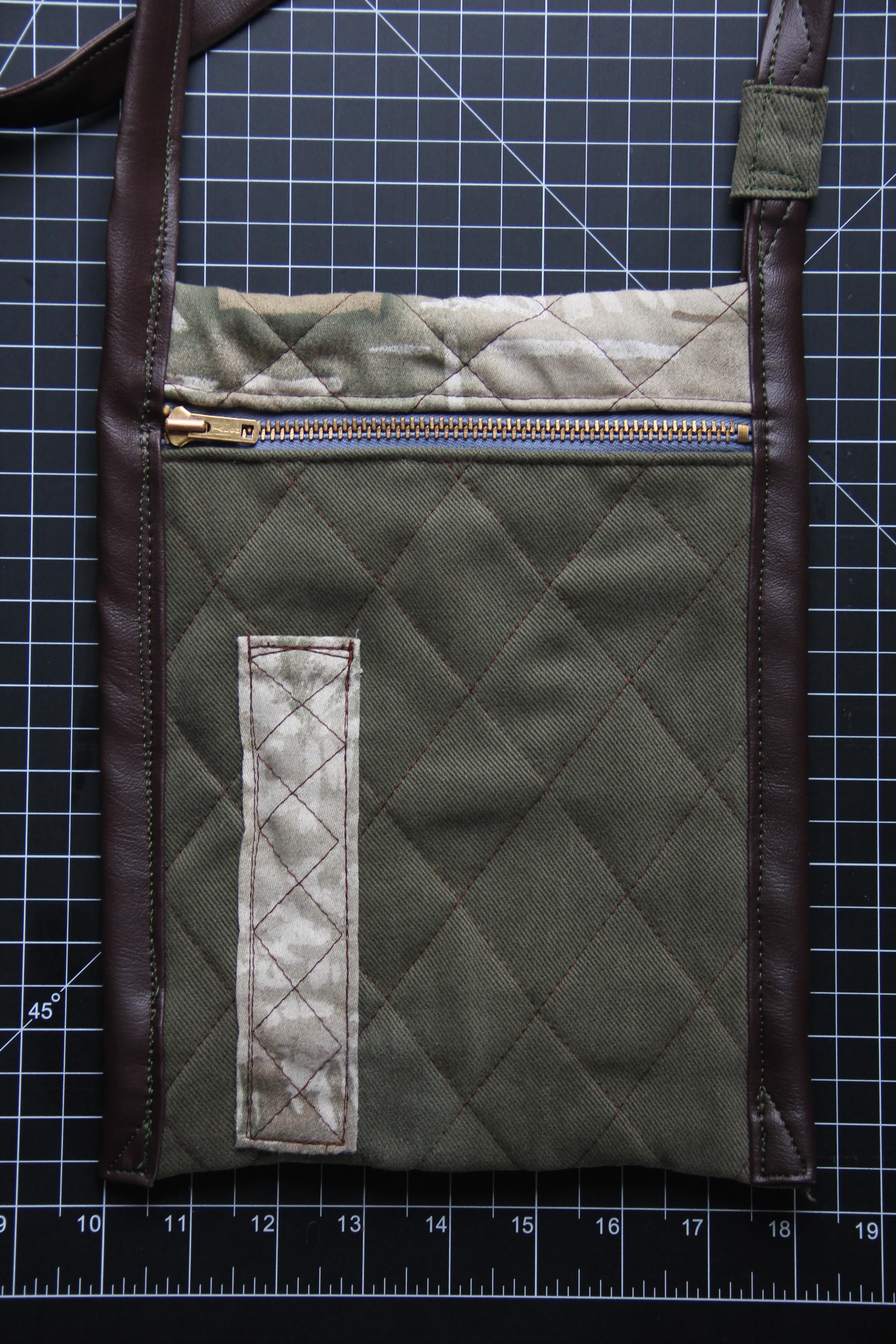 Quilted Pasport Bag 02