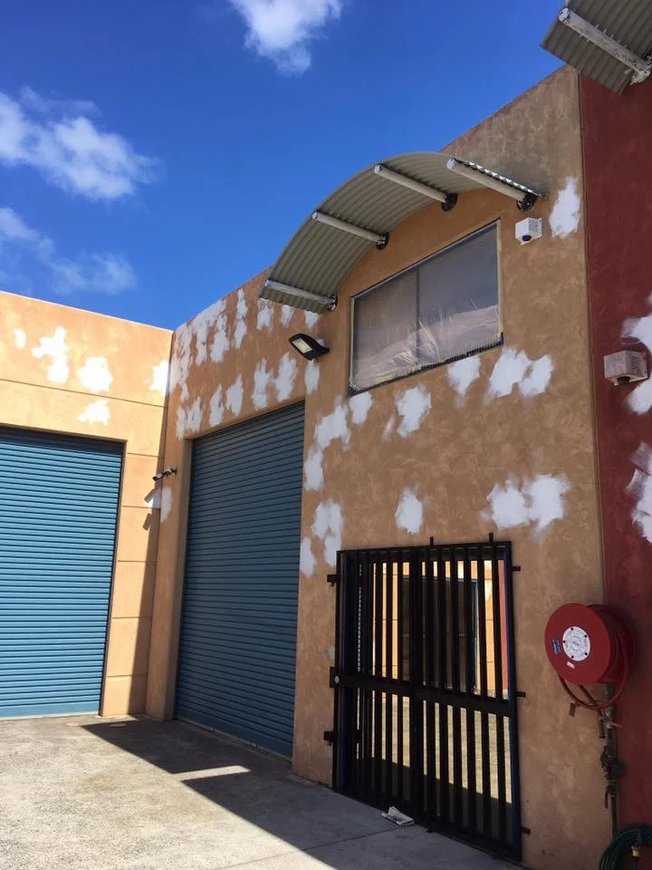 Exterior_Wall_Red-to-White_Action_5.JPG