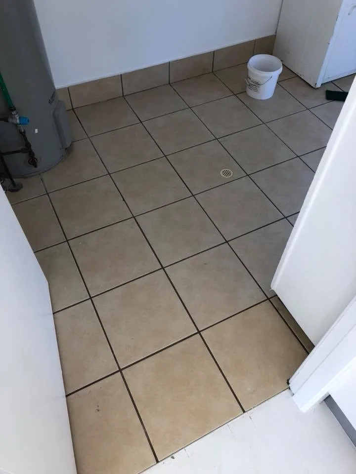 Laundry_Tiles_Before.JPG