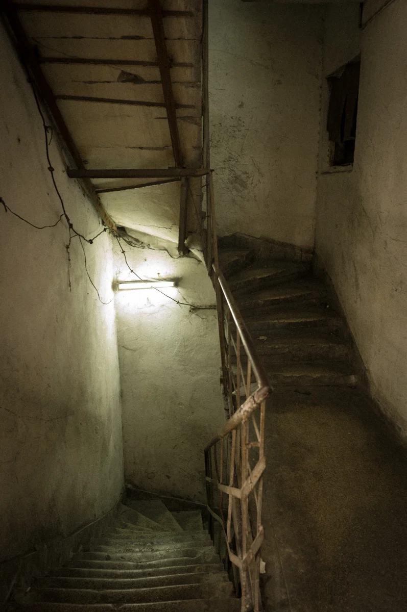 Behind-the-door-121.jpg