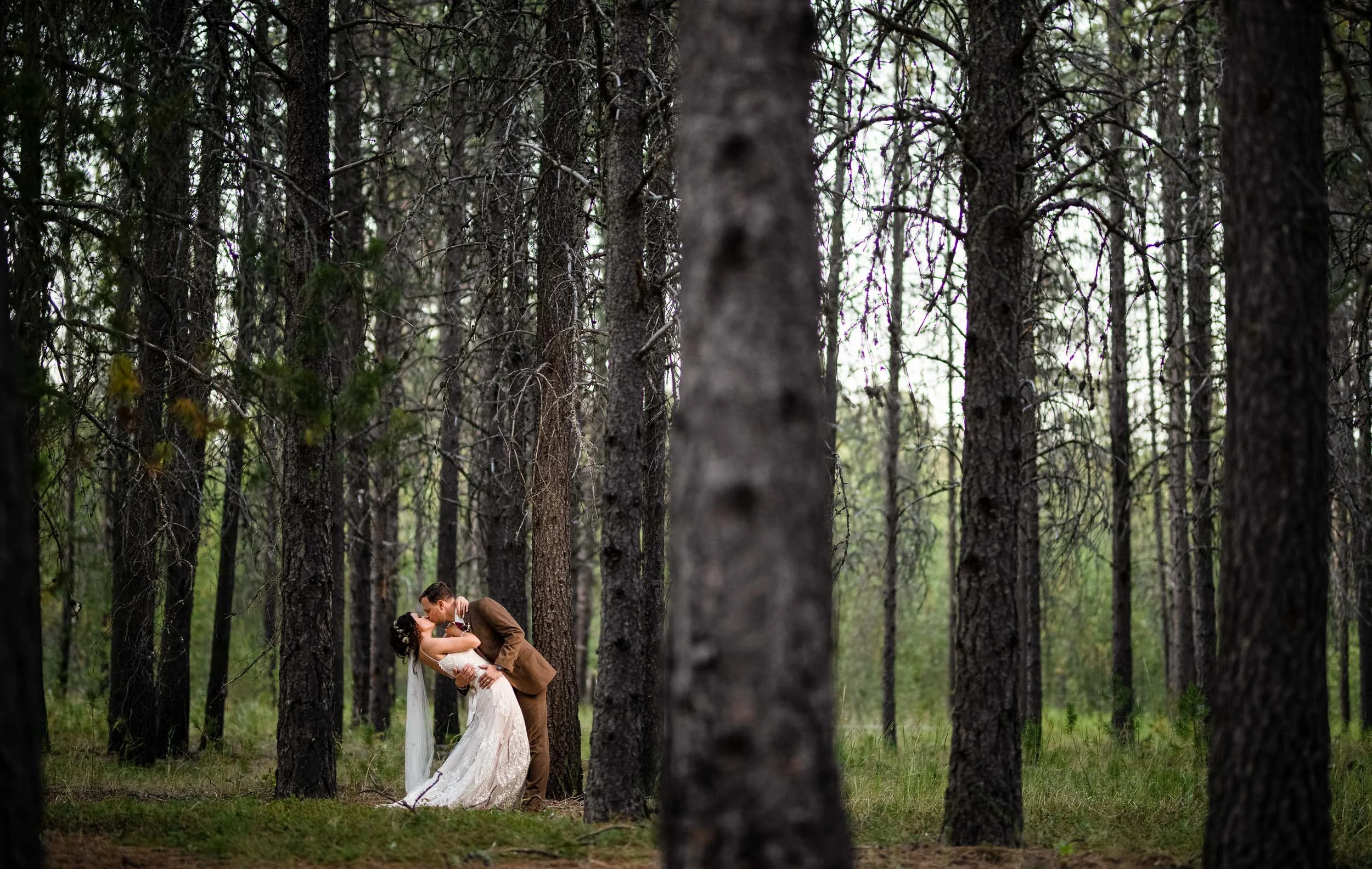 Spokane Wedding Photographer: Tony & Stephanie's Old-Time Style Foxwood House Wedding